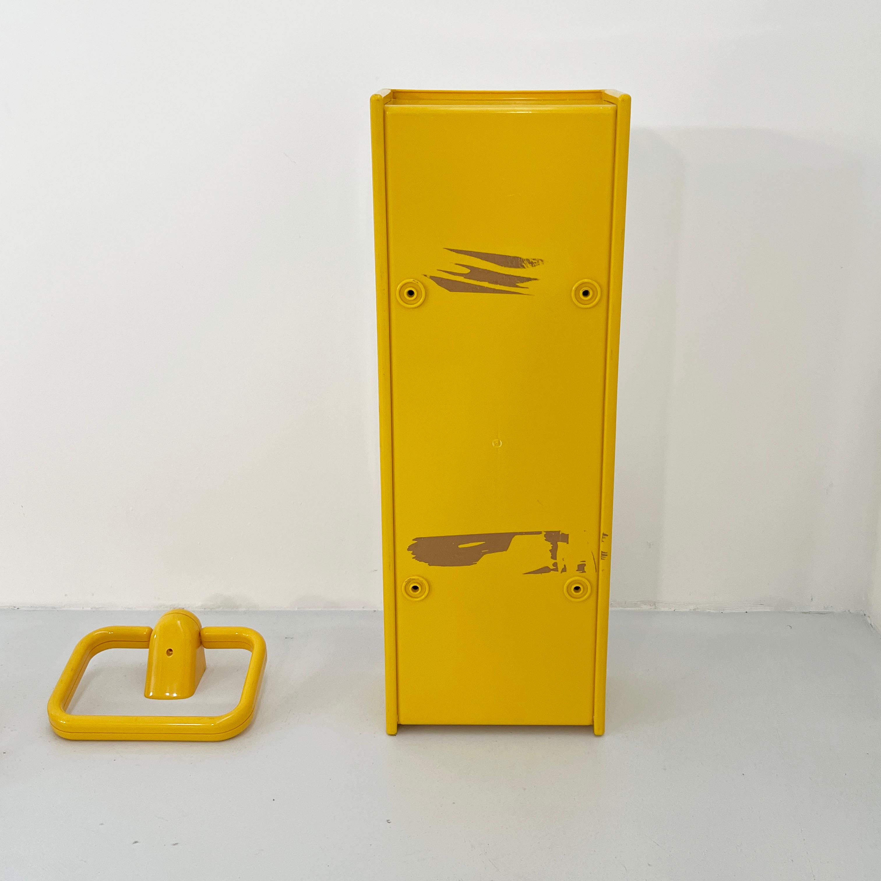 Late 20th Century Yellow Bathroom Set with Medicine Cabinet by Olaf Von Bohr for Gedy, 1970s