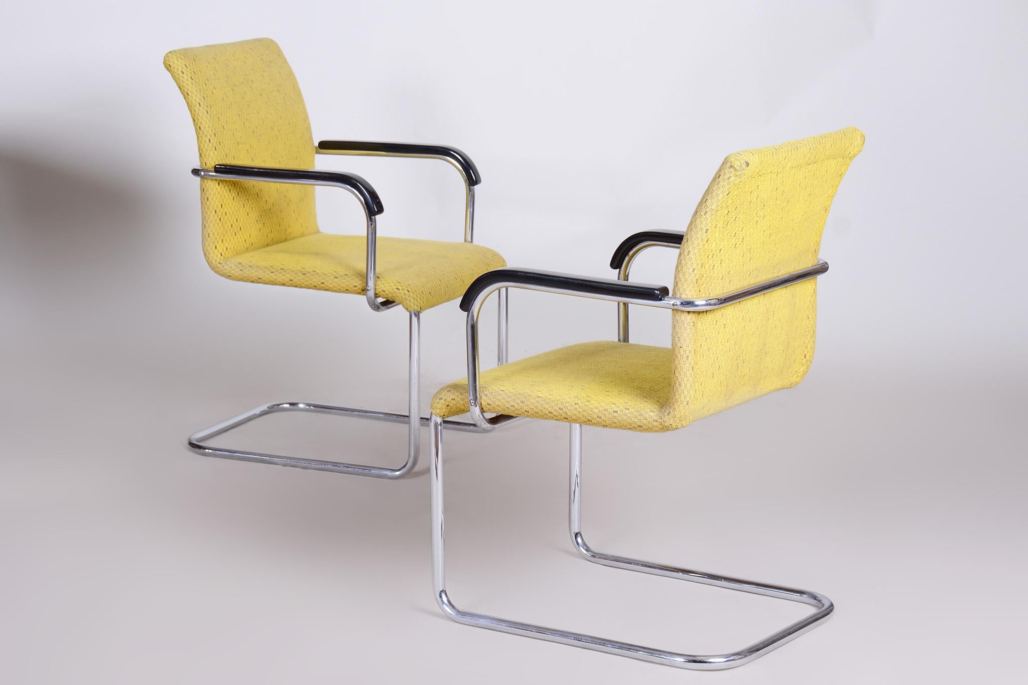 Fauteuils Bauhaus jaune fabriqués en République tchèque dans les années 1930, chrome et tissu non restaurés en vente 5