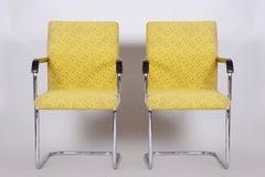 Poltrone Bauhaus gialle realizzate in Cechia negli anni '30, non restaurate in cromo e tessuto