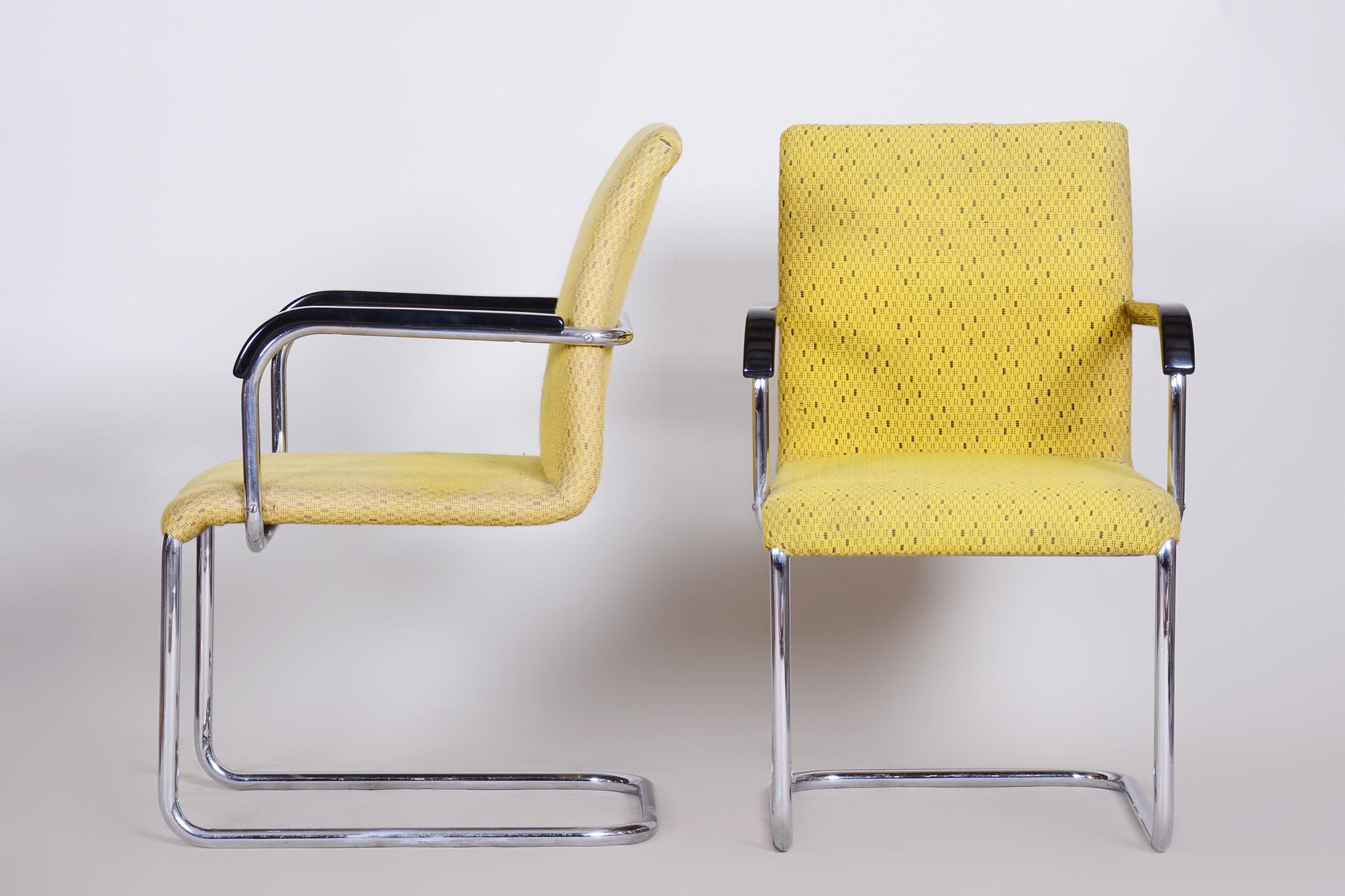Yellow Bauhaus Armchairs Made in 1930s Czechia, Non Restored Chrome and Fabric In Good Condition For Sale In Horomerice, CZ