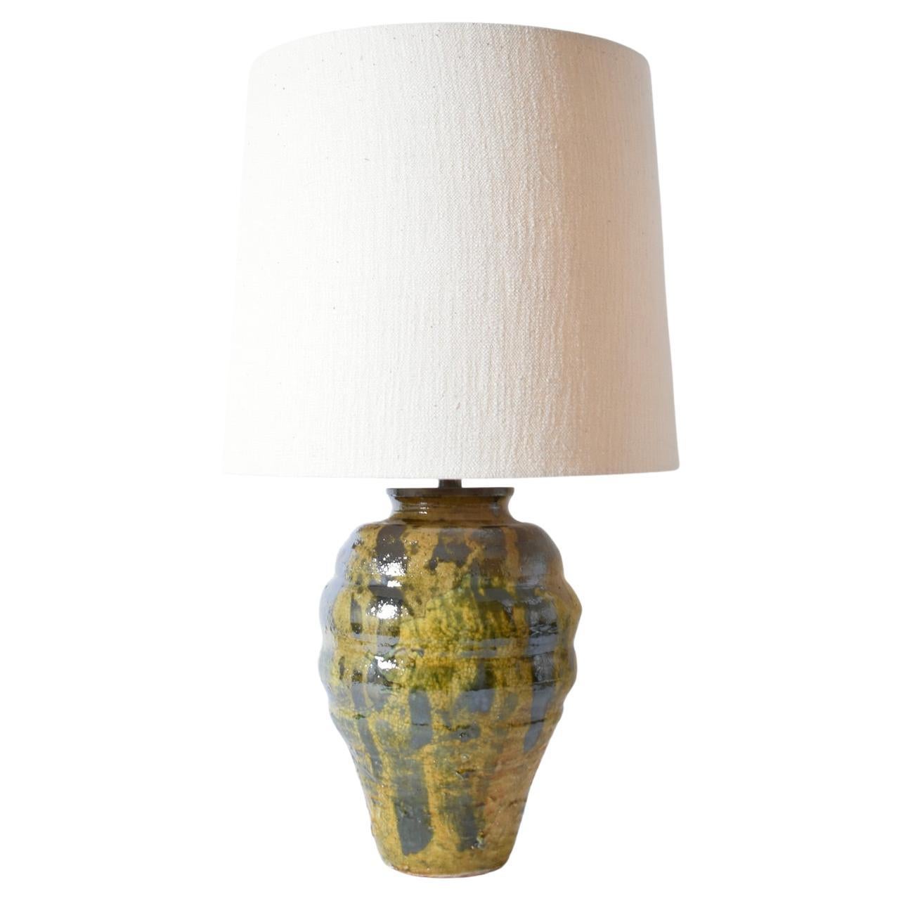 Lampe en céramique jaune, beige et verte, Greene & Greene.