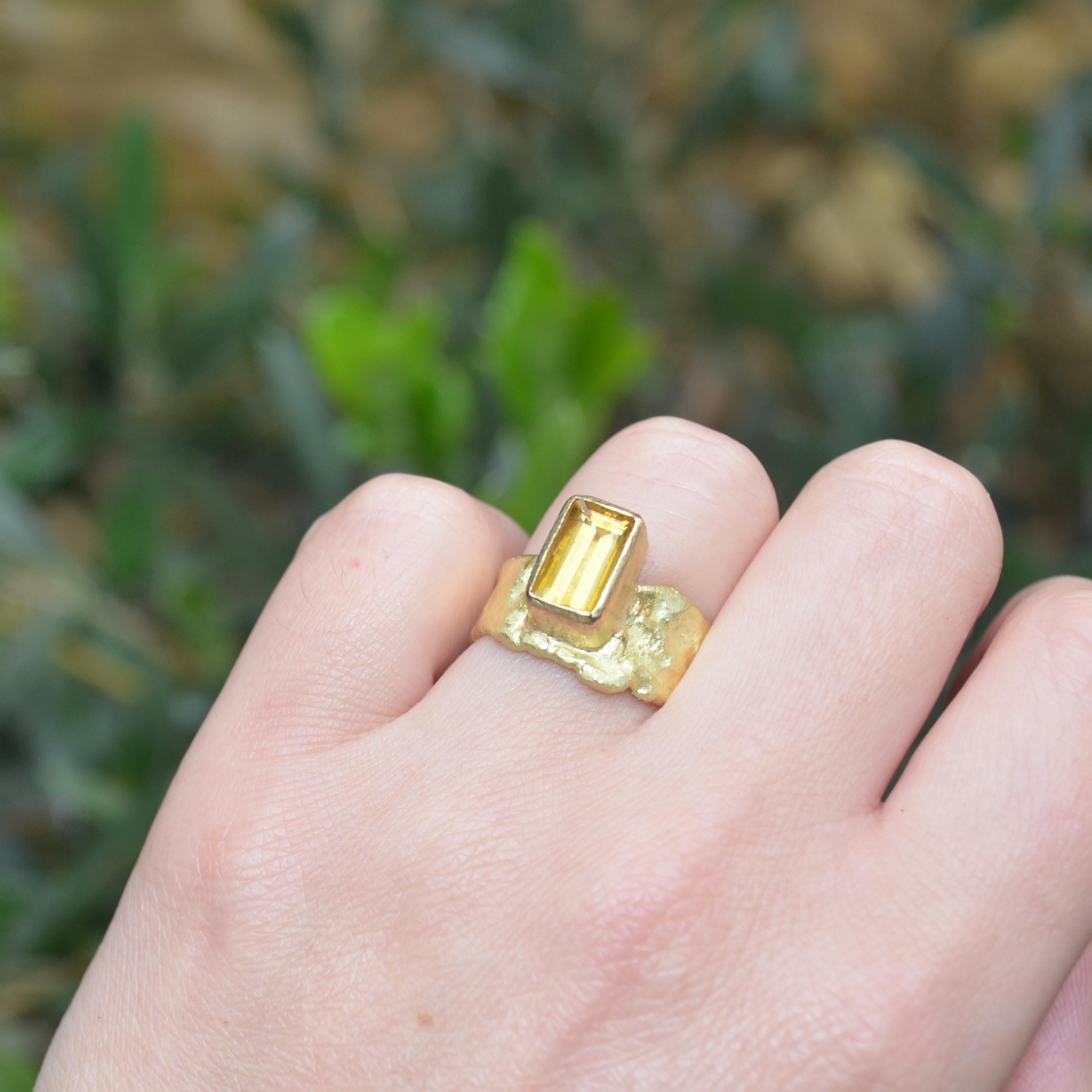 Contemporary Yellow Beryl 18 Karat Gold Wide Ring For Sale