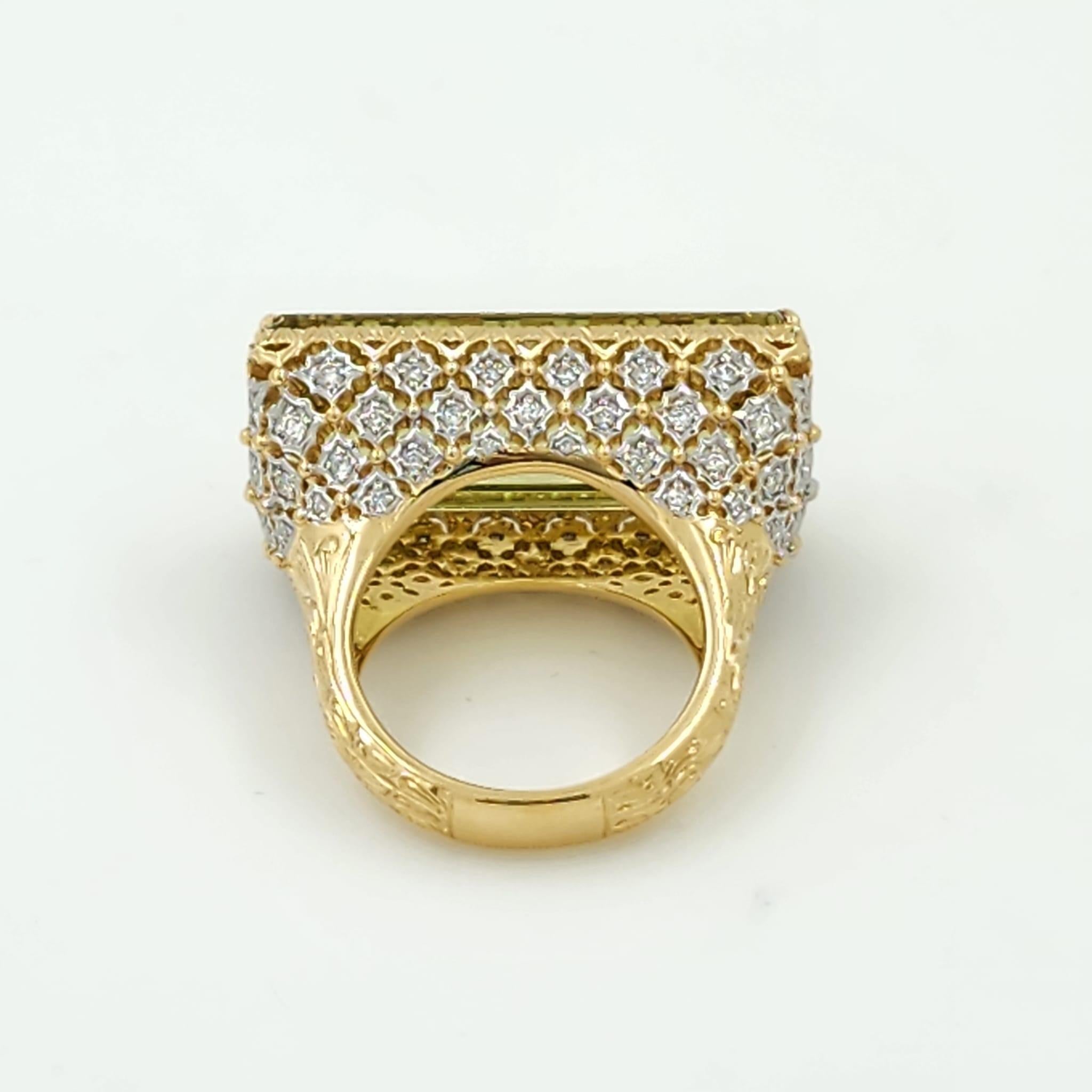 GIA Certified 25.58 Carat Golden Beryl and Diamond Ring in 18K Yellow Gold In New Condition For Sale In Hong Kong, HK