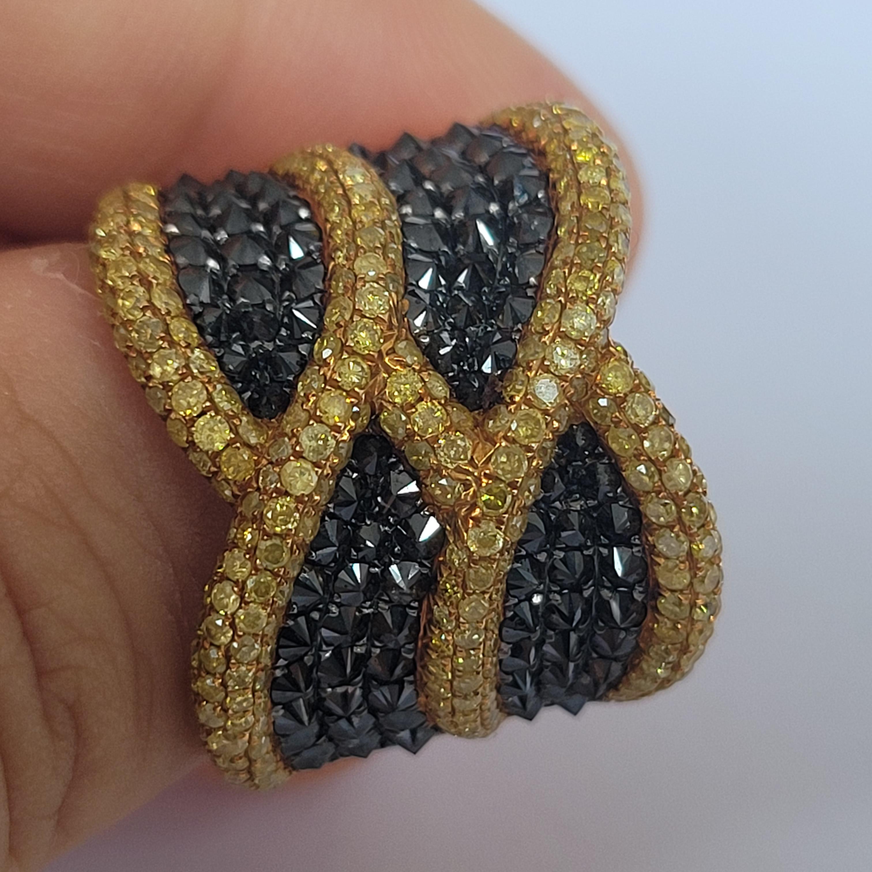 Modern Yellow & Black Diamond Ring, Absolutely Stunning