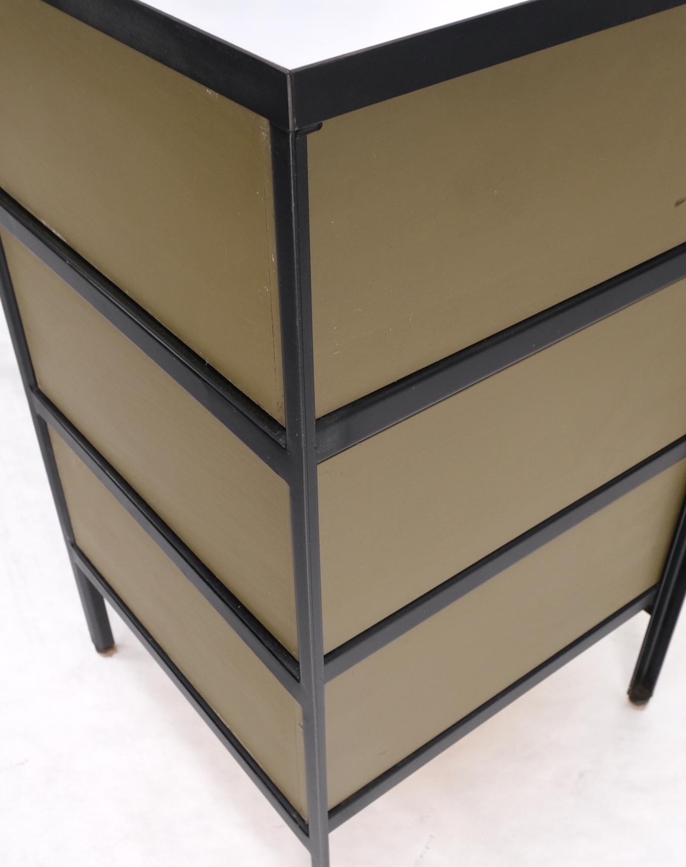 Bureau  cadre en acier jaune et noir modle 4111 de George Nelson Herman Miller Mint en vente 7