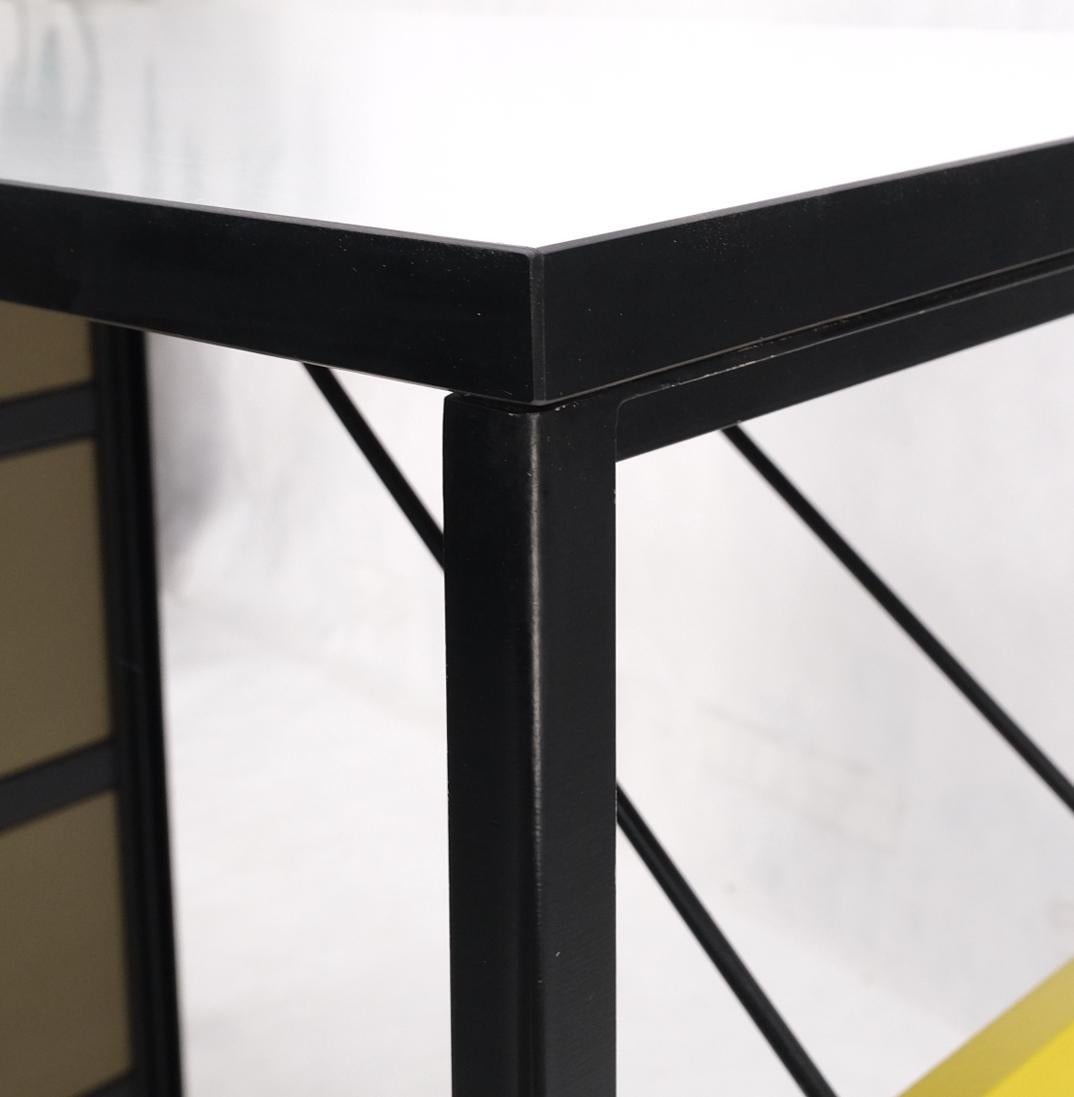 Schreibtisch mit gelbem und schwarzem Stahlrahmen Modell 4111 von George Nelson Herman Miller Mint im Zustand „Gut“ im Angebot in Rockaway, NJ