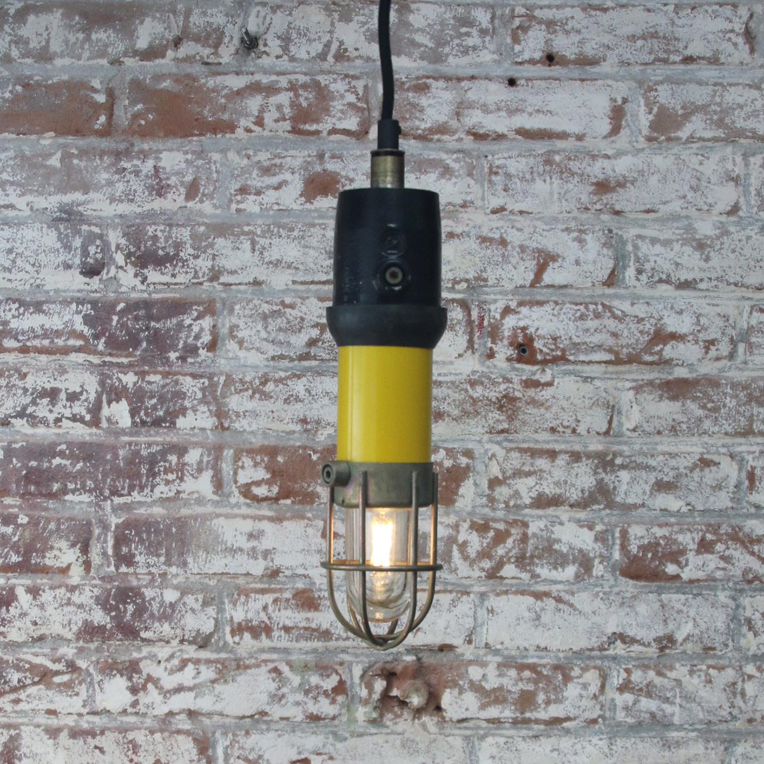 Yellow Black Vintage Industrial Clear Glass Pendant Work Light by Stahl In Good Condition In Amsterdam, NL