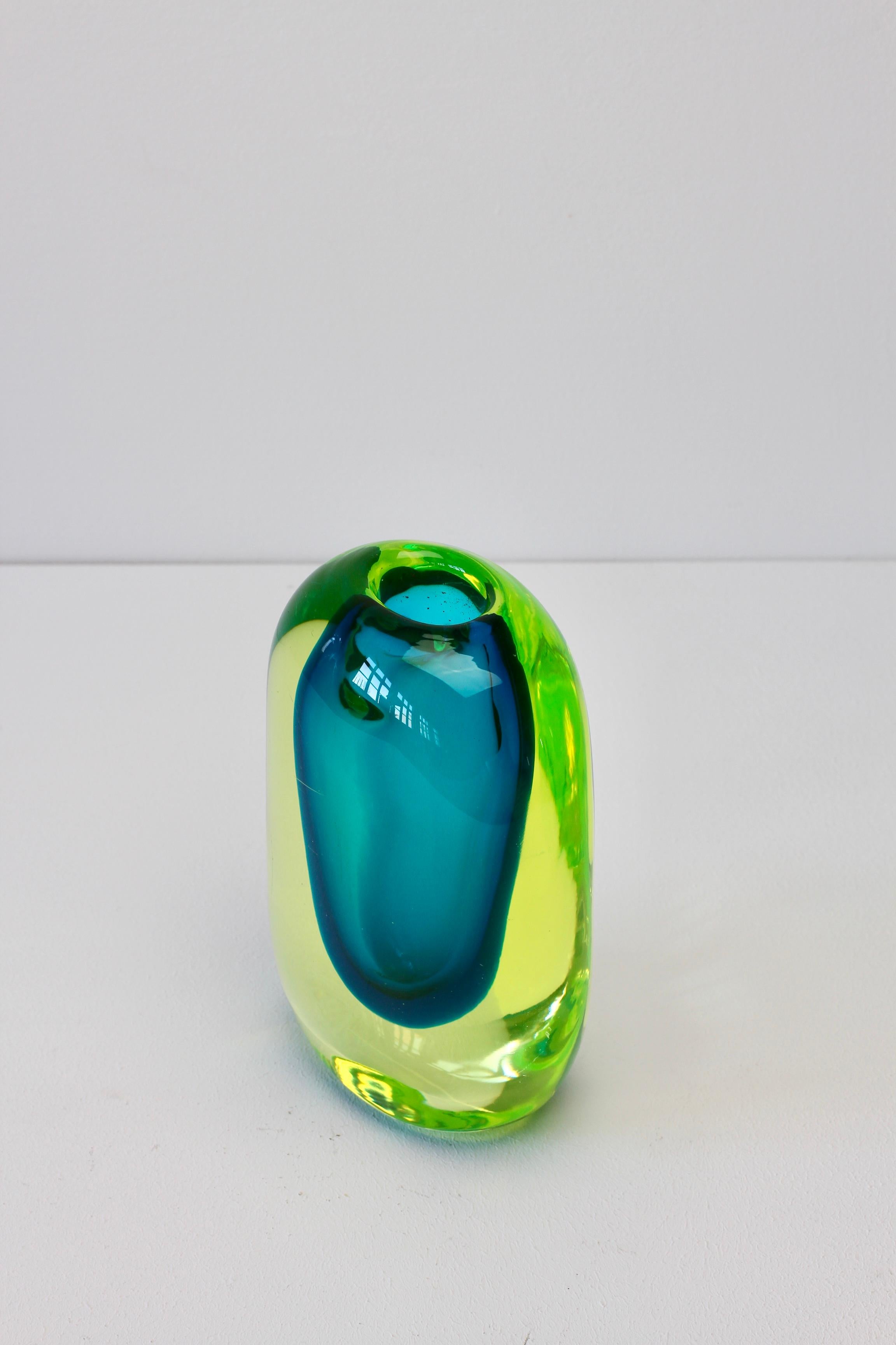 Yellow & Blue Italian Murano Sommerso Glass Vase c. 1970s Cenedese 'Attributed' 5