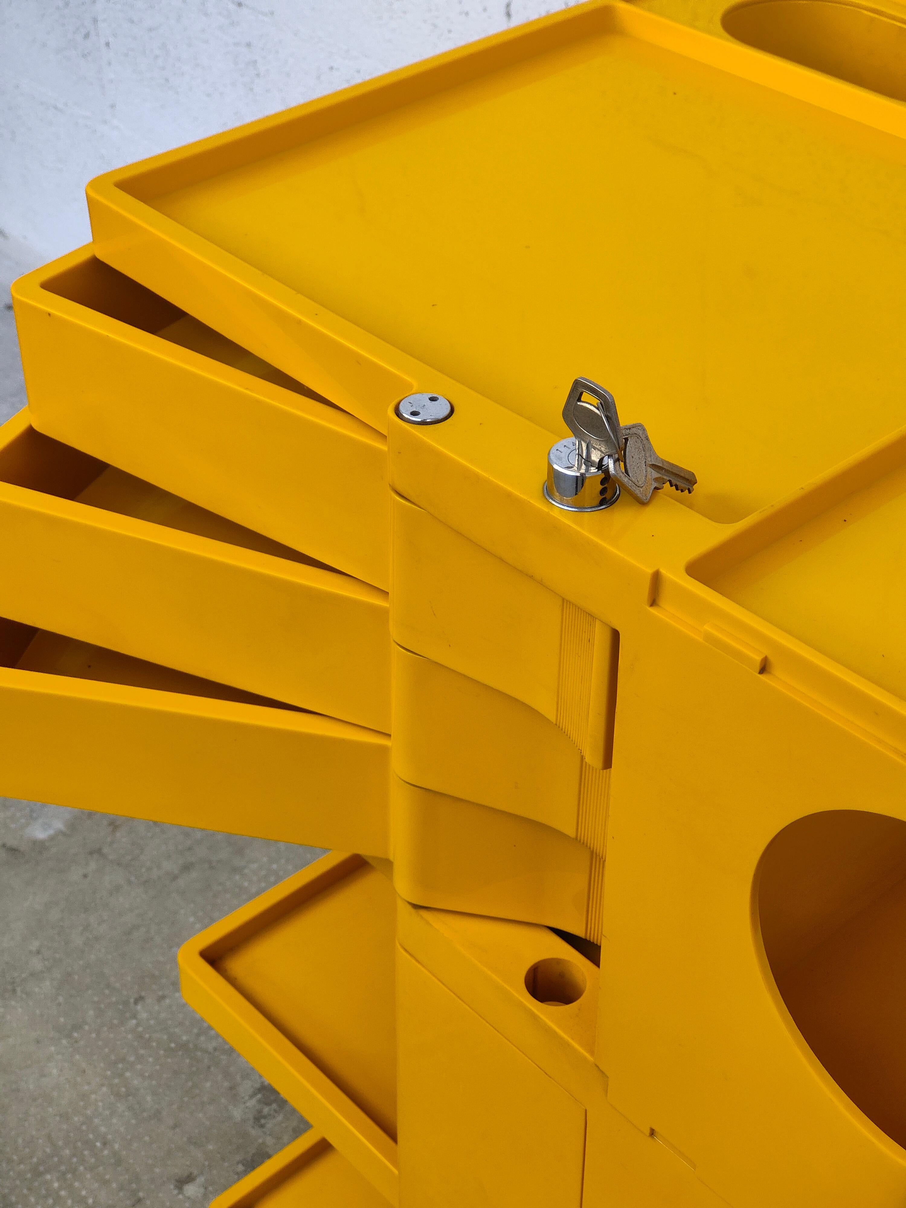 Mid-Century Modern Yellow  Boby Cart by Joe Colombo for Bieffeplast 70s For Sale