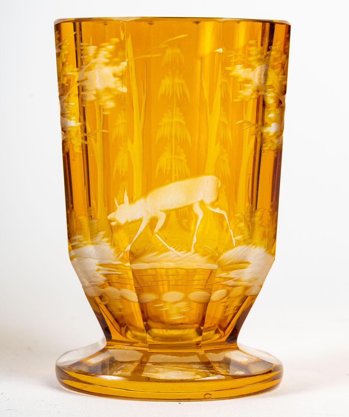 Cristal Service de table en cristal jaune de Bohème, XIXe siècle en vente