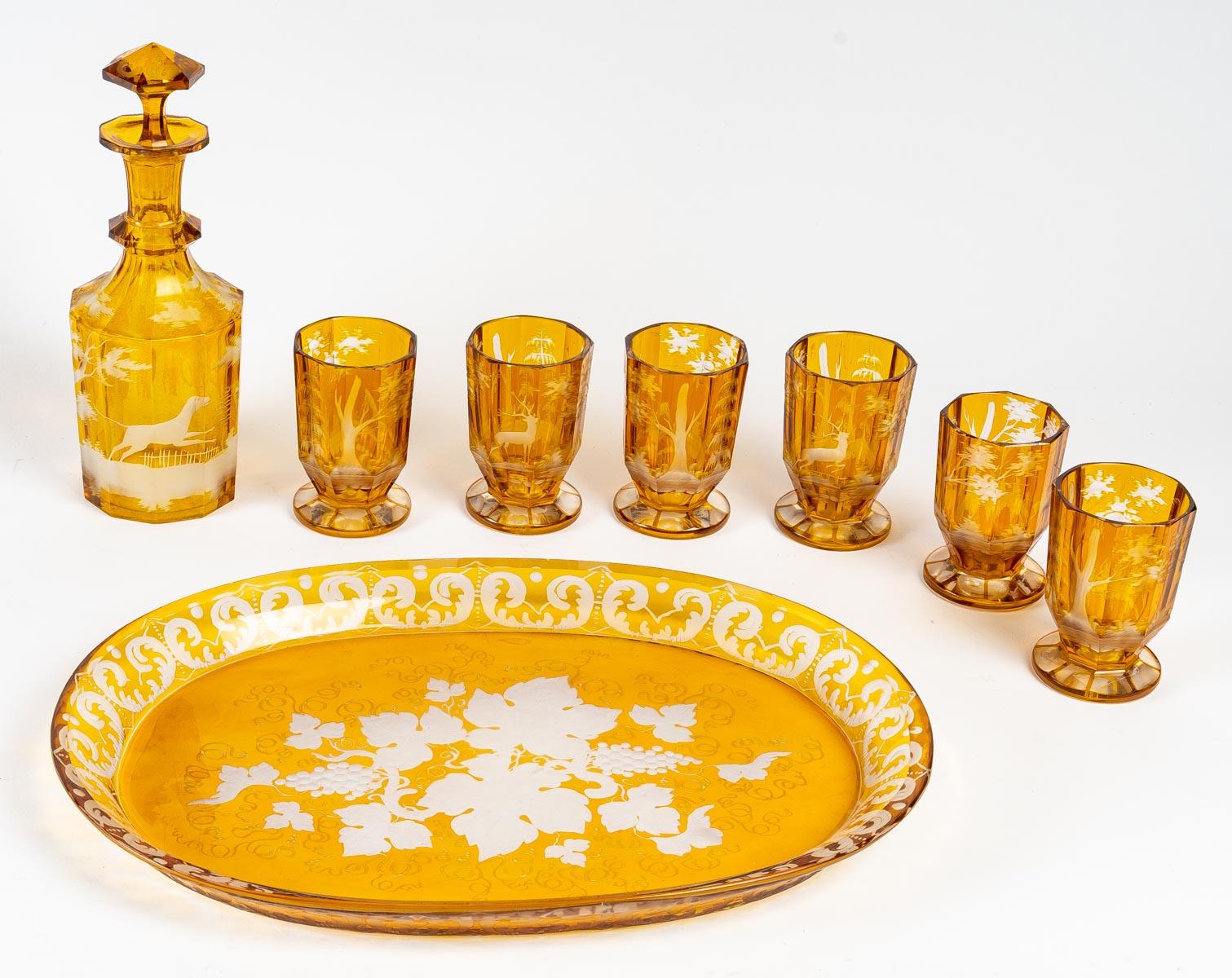 Service de table en cristal jaune de Bohème, XIXe siècle en vente 1