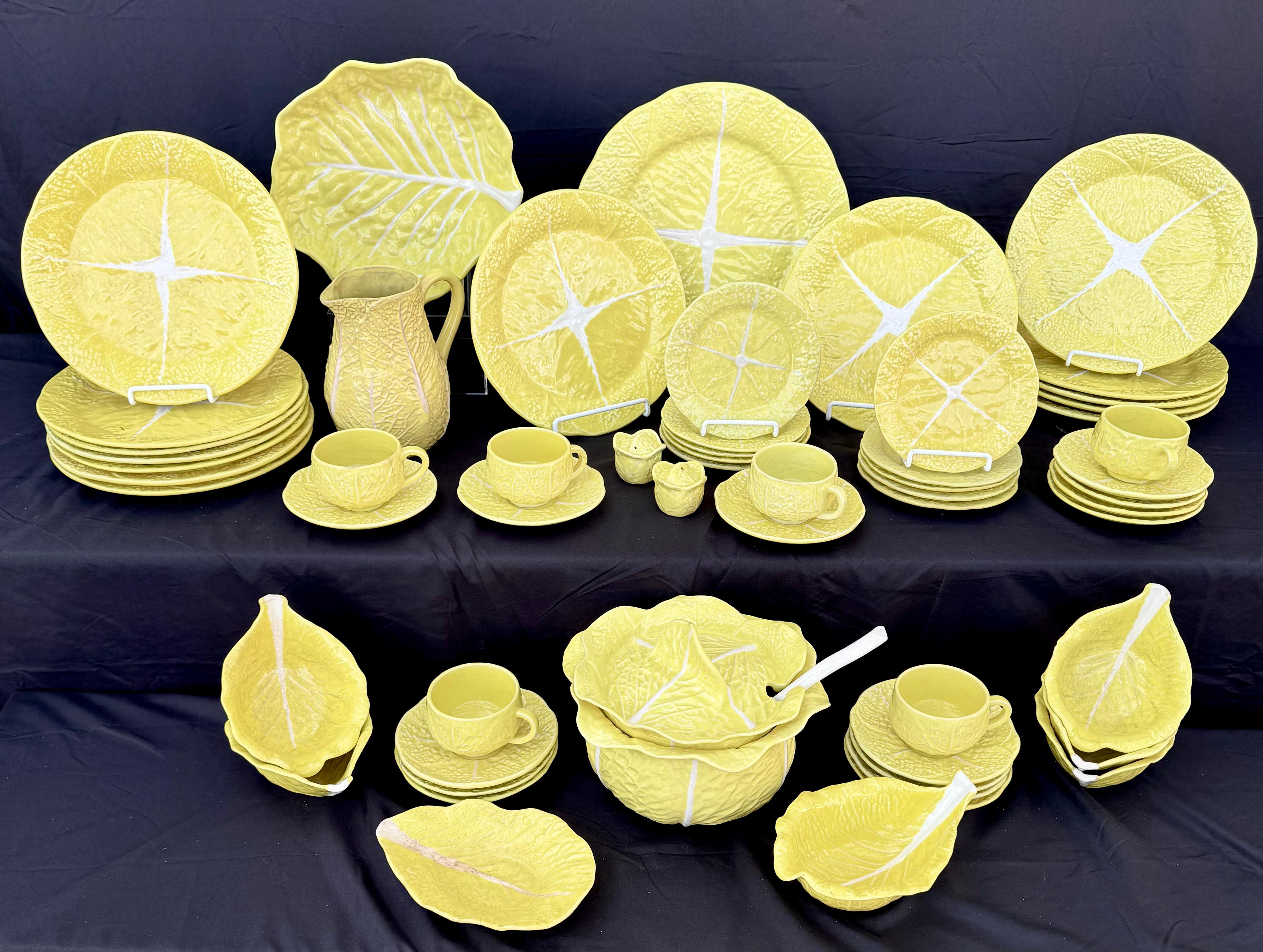 Set di stoviglie a foglia di cavolo giallo Bordallo Pinheiro da cinquantaquattro pezzi in vendita 6