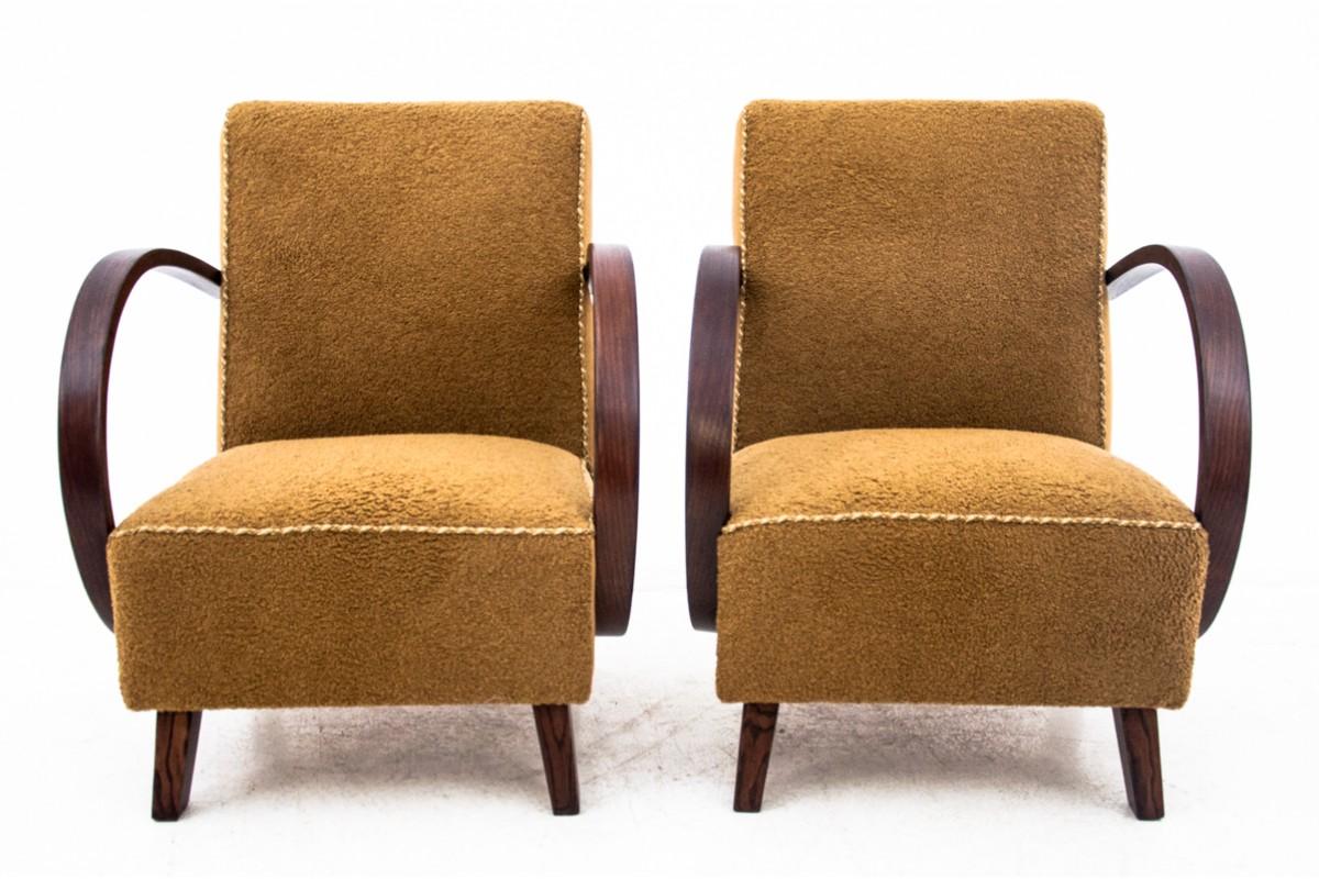 Yellow boucle armchairs by J. Halabala, Czechoslovakia, 1930s In Good Condition For Sale In Chorzów, PL