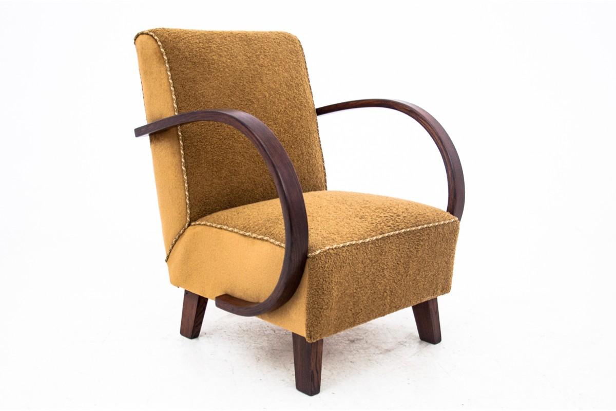 Yellow boucle armchairs by J. Halabala, Czechoslovakia, 1930s For Sale 1