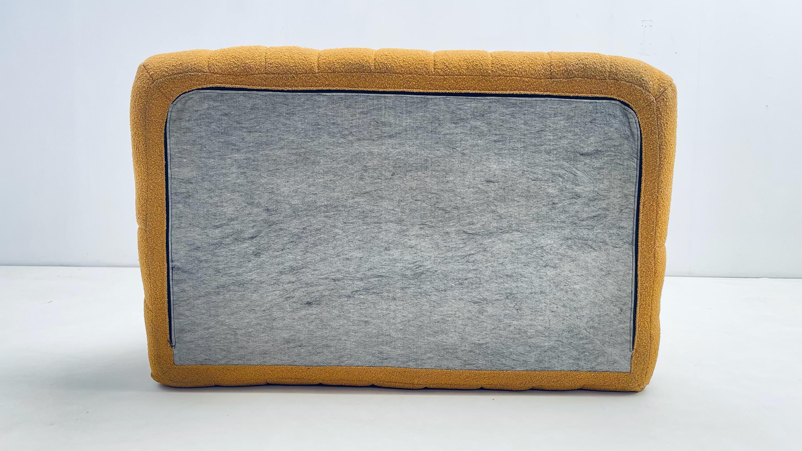 Ensemble de salon confortable en bouclette jaune en vente 3