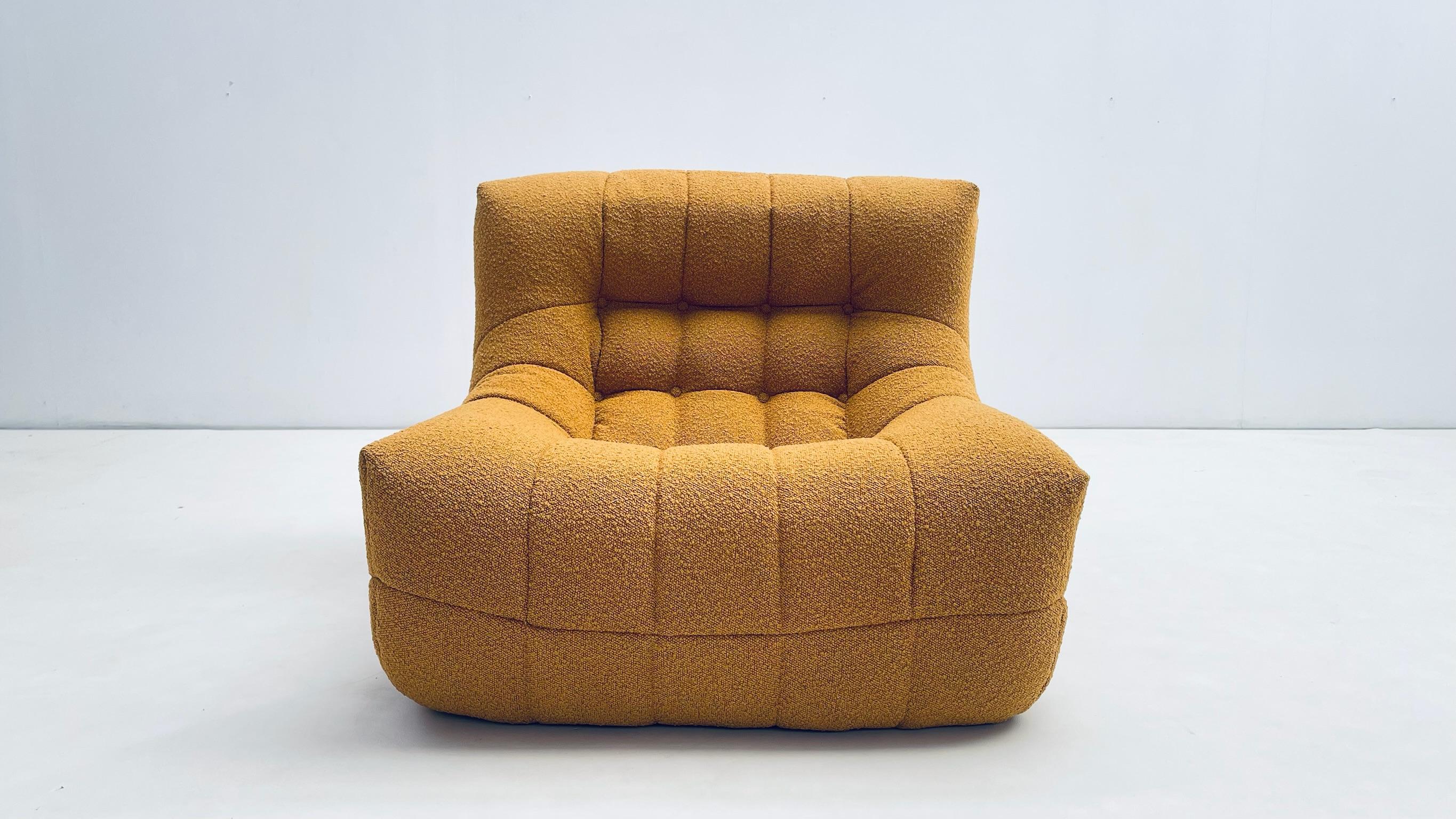 Ensemble de salon confortable en bouclette jaune en vente 5