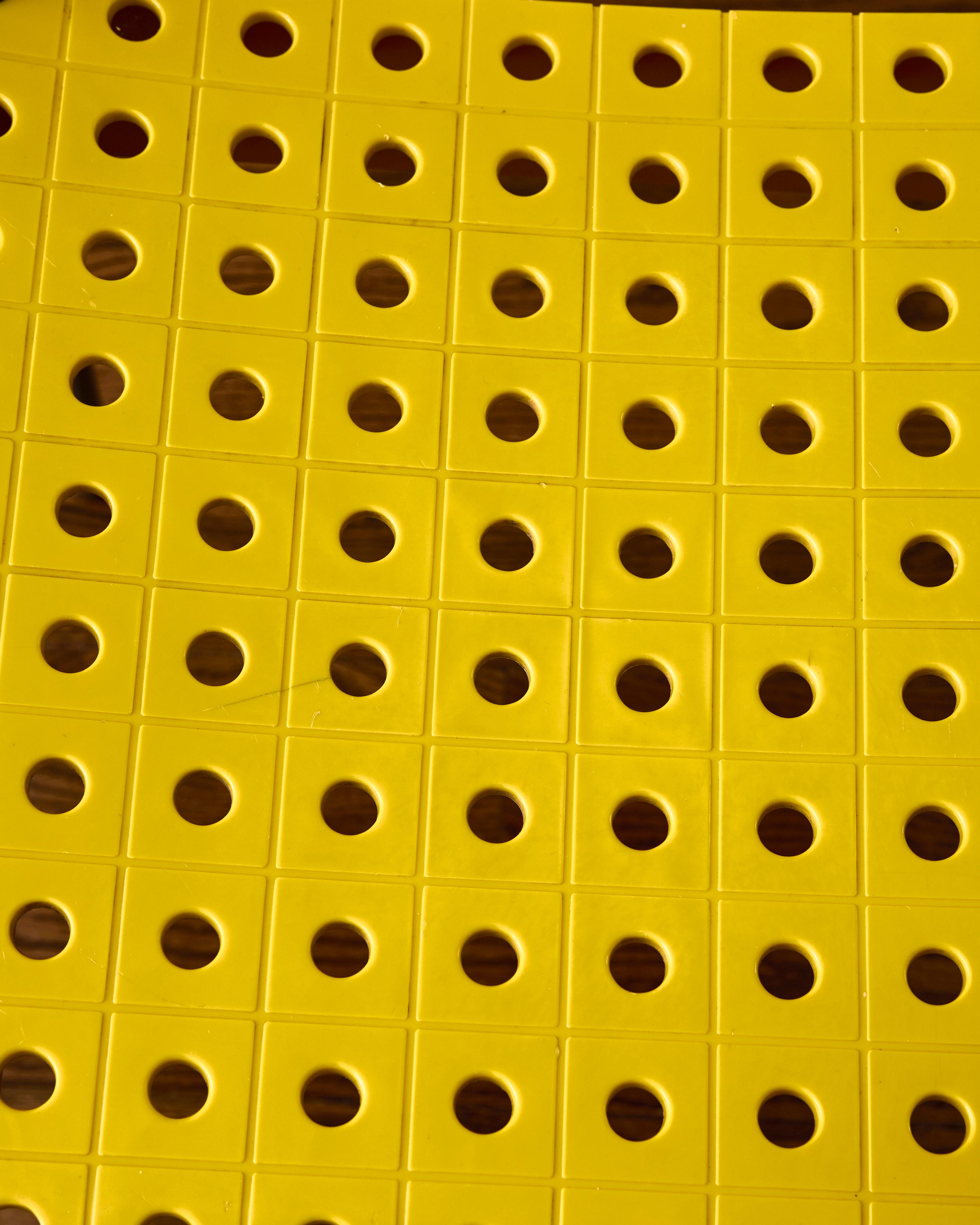 Yellow Box Chair by Enzo Mari for Anonima Castelli 1