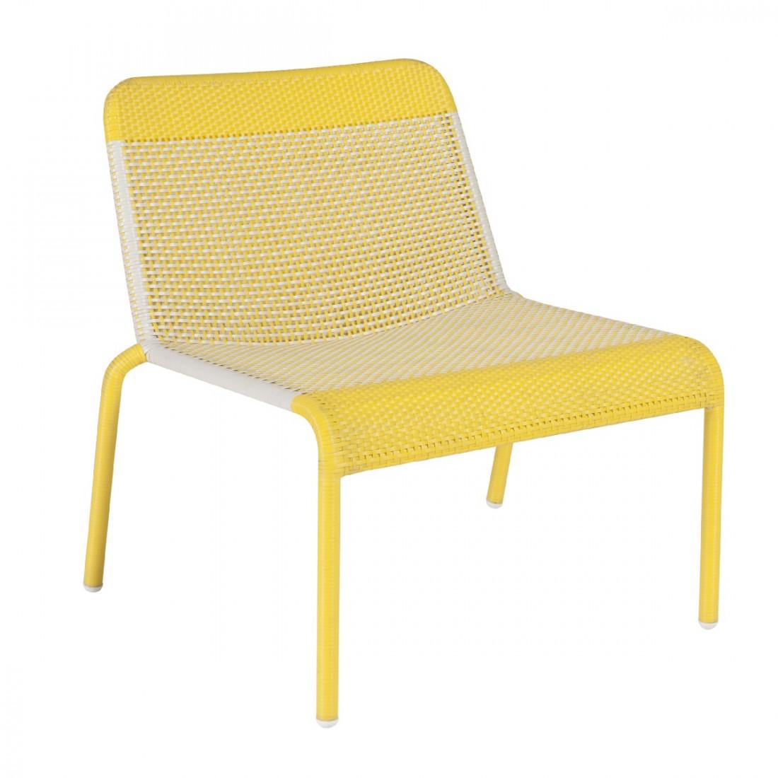Yellow braided resin lounge armchair indoor or outdoor. They will be perfect on your terrace, in your veranda, your winter garden, even around the swimming pool! French design and Retro style, practical (stackable!) Never used.