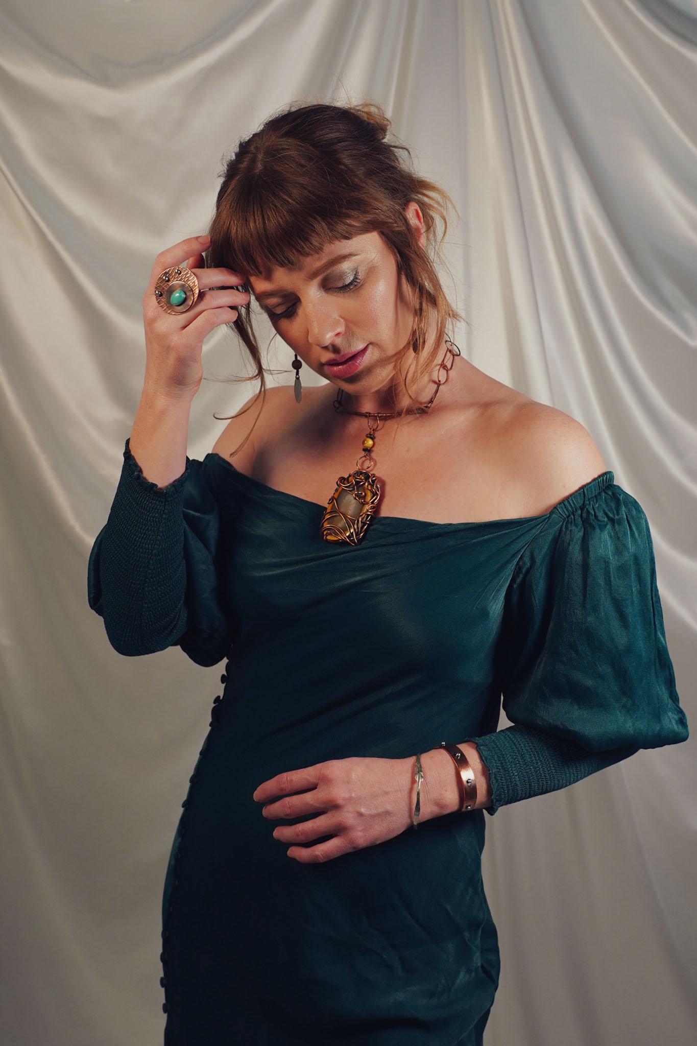 Collier en agate brésilienne jaune et reine de cuivre en vente 4