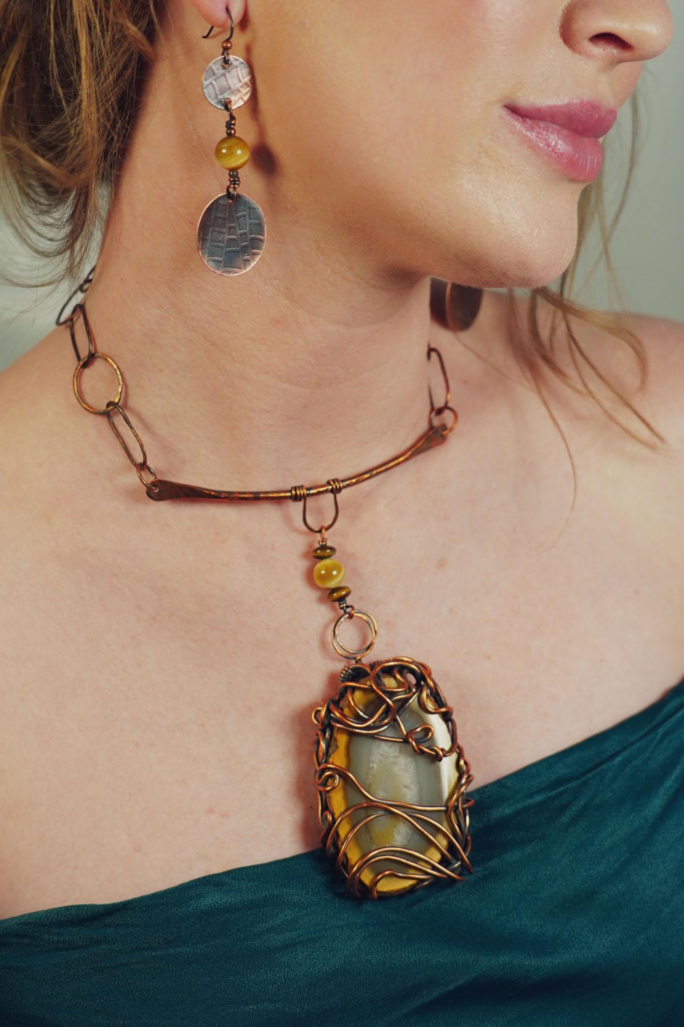 Collier en agate brésilienne jaune et reine de cuivre Pour femmes en vente