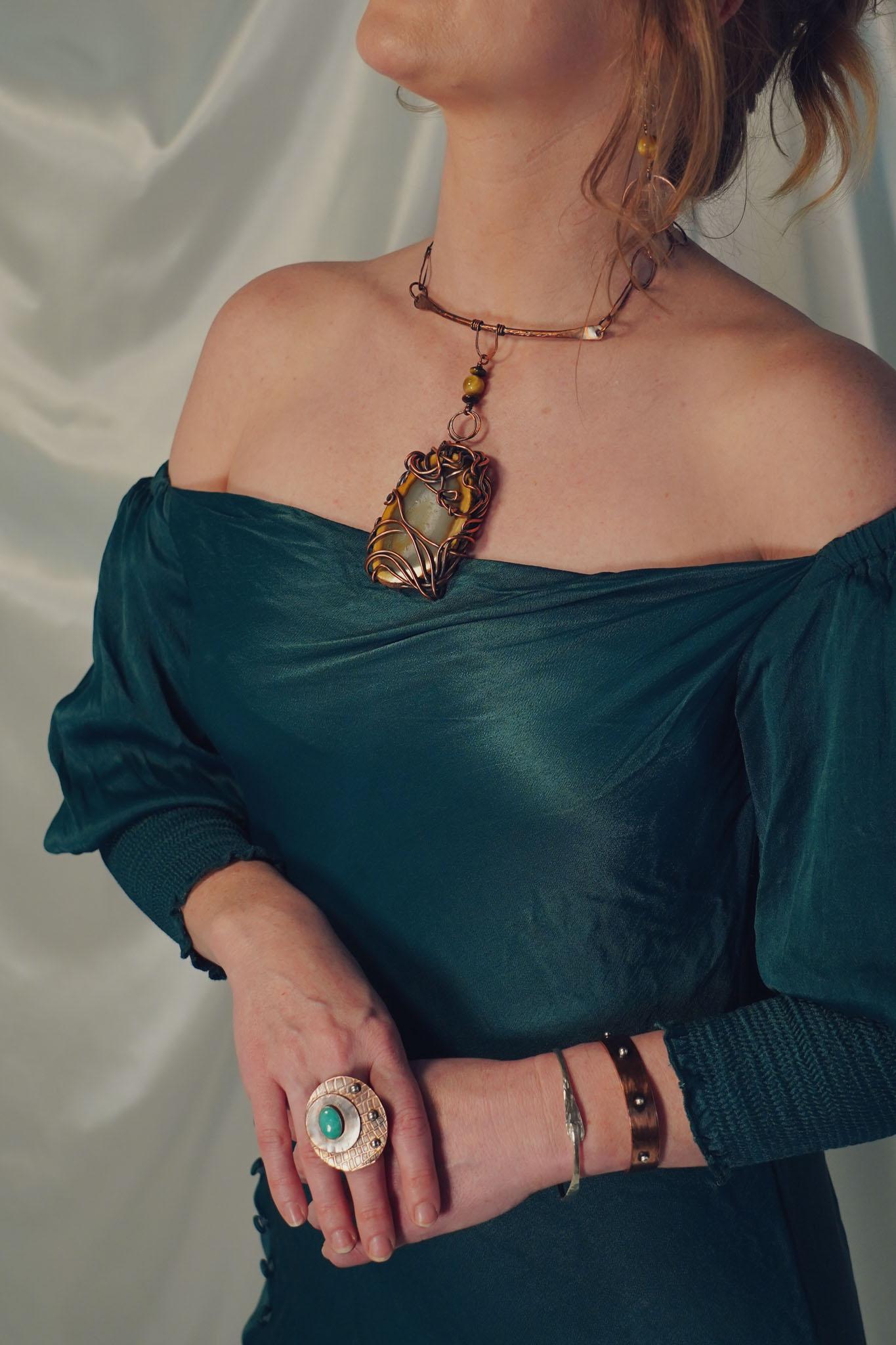 Collier en agate brésilienne jaune et reine de cuivre en vente 1