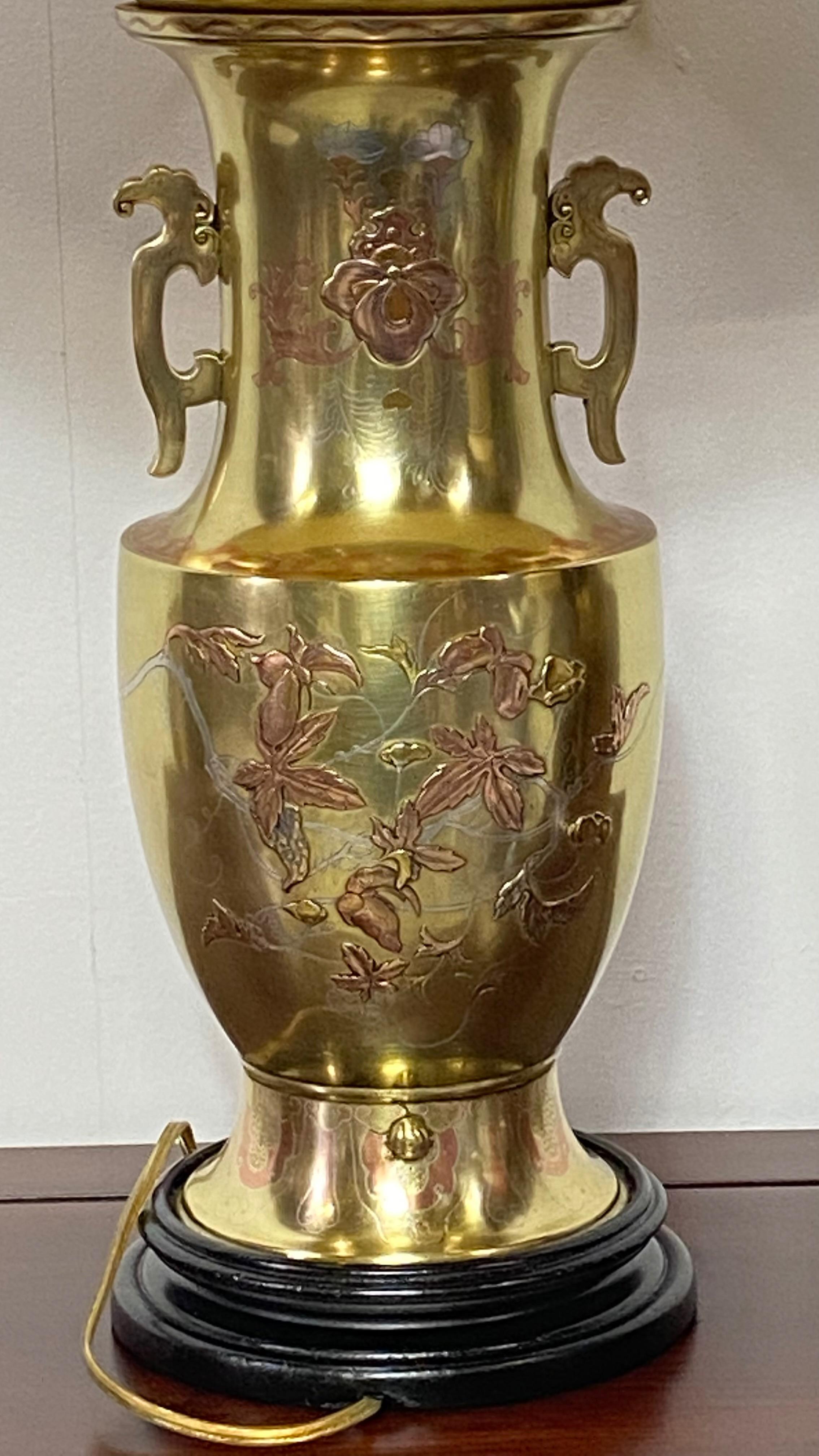 Yellow Bronze Lamp with Inlay Red Bronze and Silver, Japanese Meiji Period 1890 For Sale 1