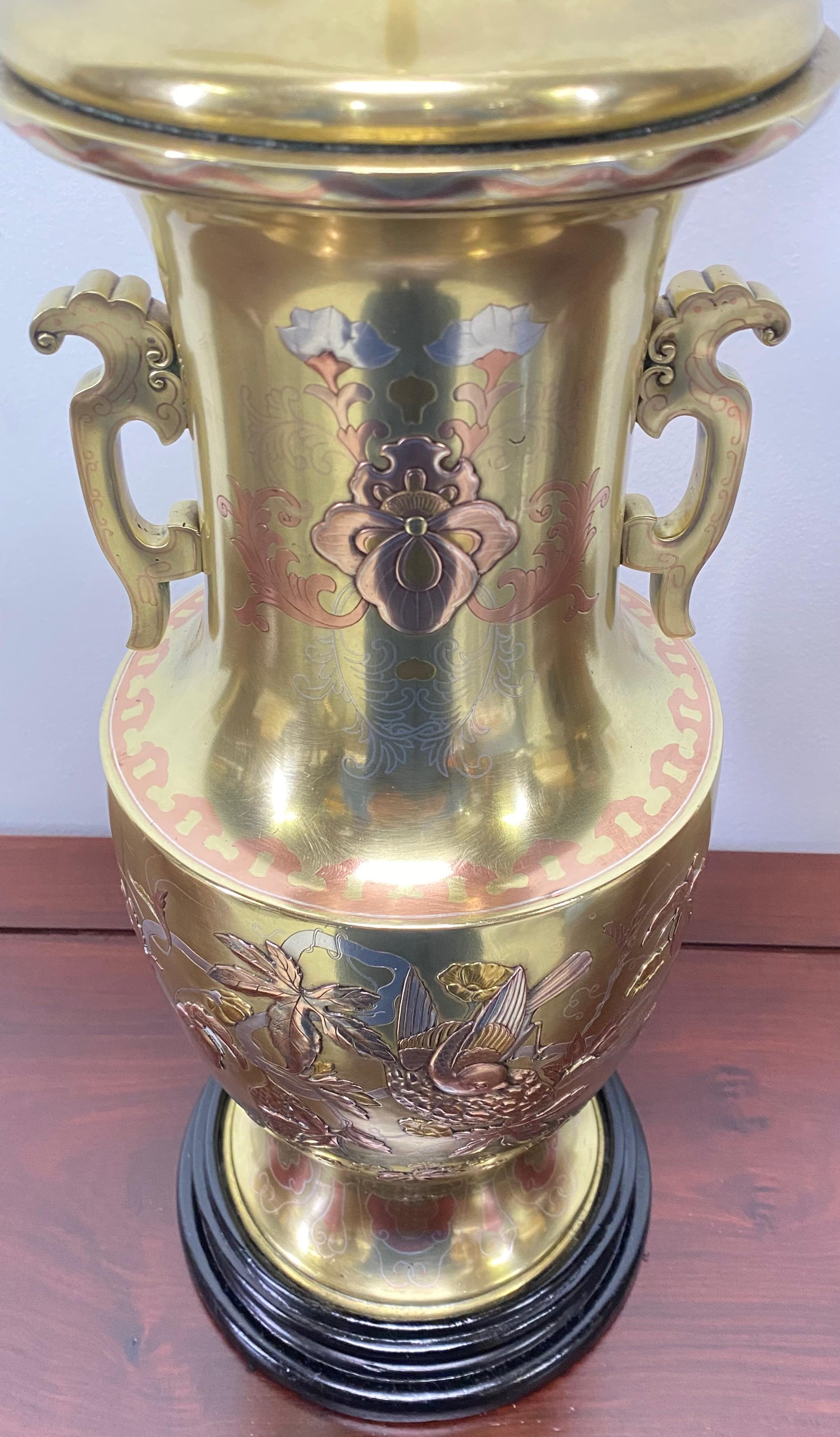 Yellow Bronze Lamp with Inlay Red Bronze and Silver, Japanese Meiji Period 1890 For Sale 2