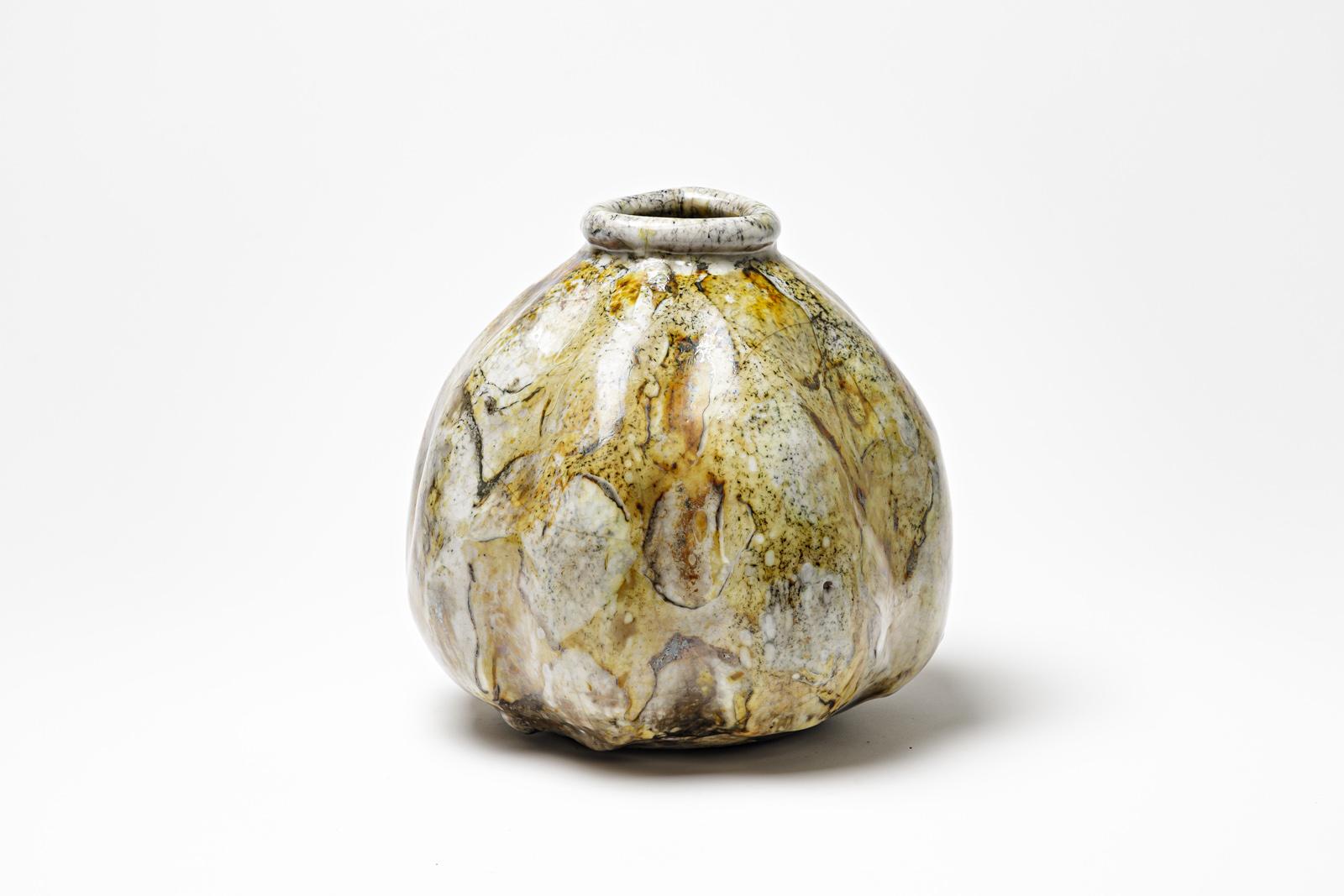 Vase en céramique émaillée jaune/brun et blanc de Gisèle Buthod-Garçon, vers 1990 Excellent état - En vente à Saint-Ouen, FR