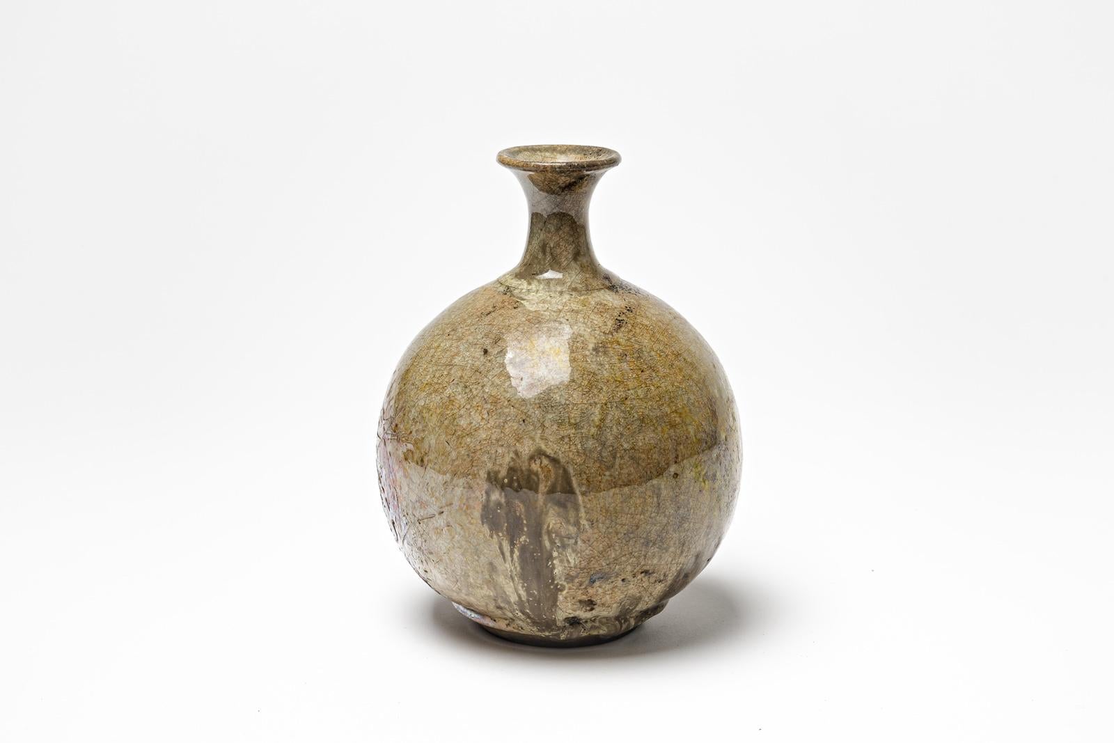 Français Vase en céramique émaillée jaune/brun de Gisèle Buthod-Garçon, circa 1980-1990 en vente