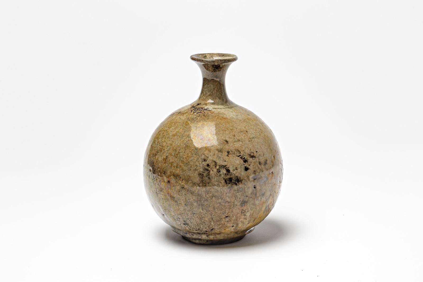 Gelb/braun glasierte Keramikvase von Gisèle Buthod-Garçon, um 1980-1990 im Zustand „Hervorragend“ im Angebot in Saint-Ouen, FR