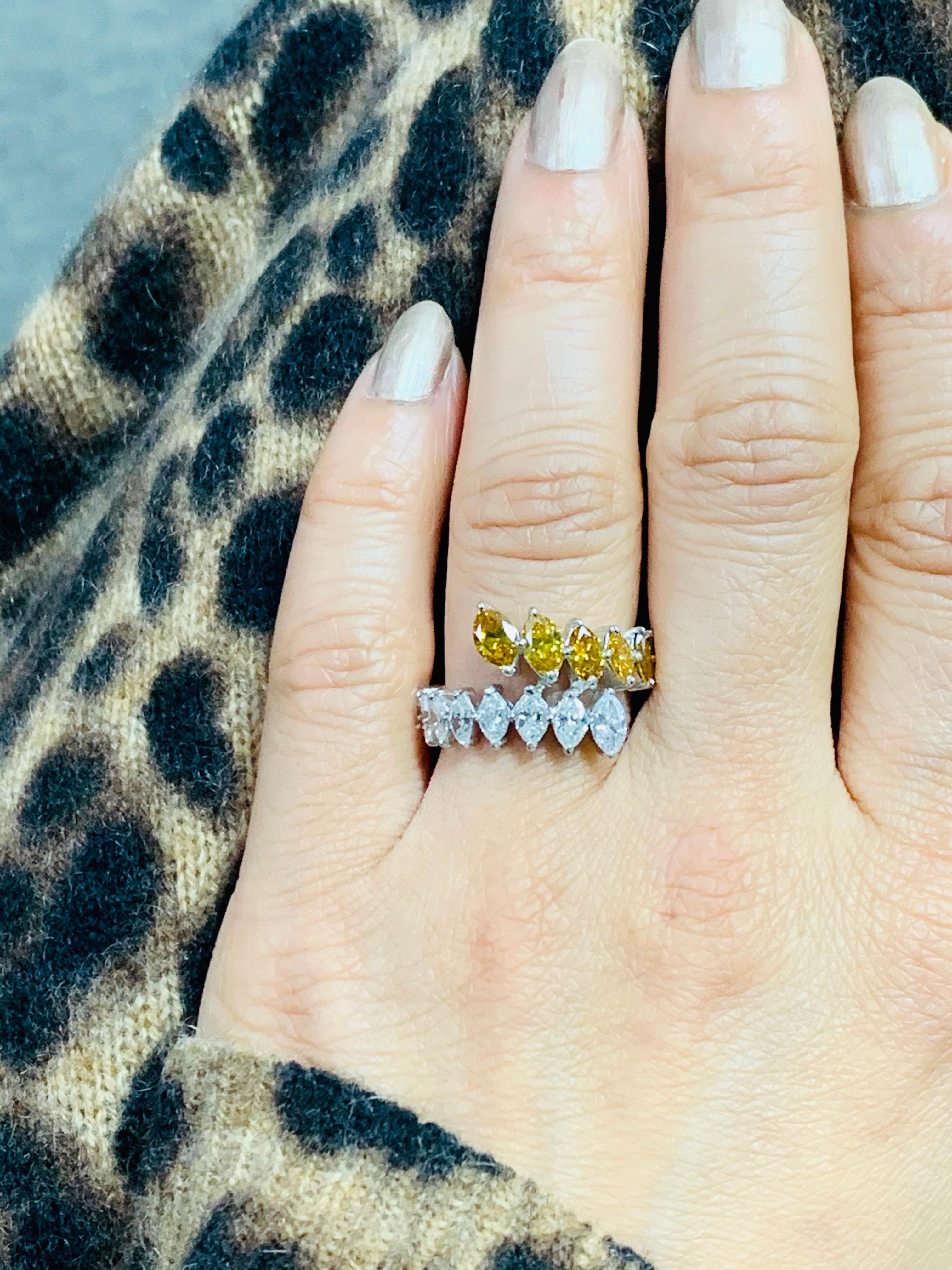 Gelber, brauner Marquise-Diamant und weißer Diamant-Ring aus 18 Karat Ring im Angebot 3