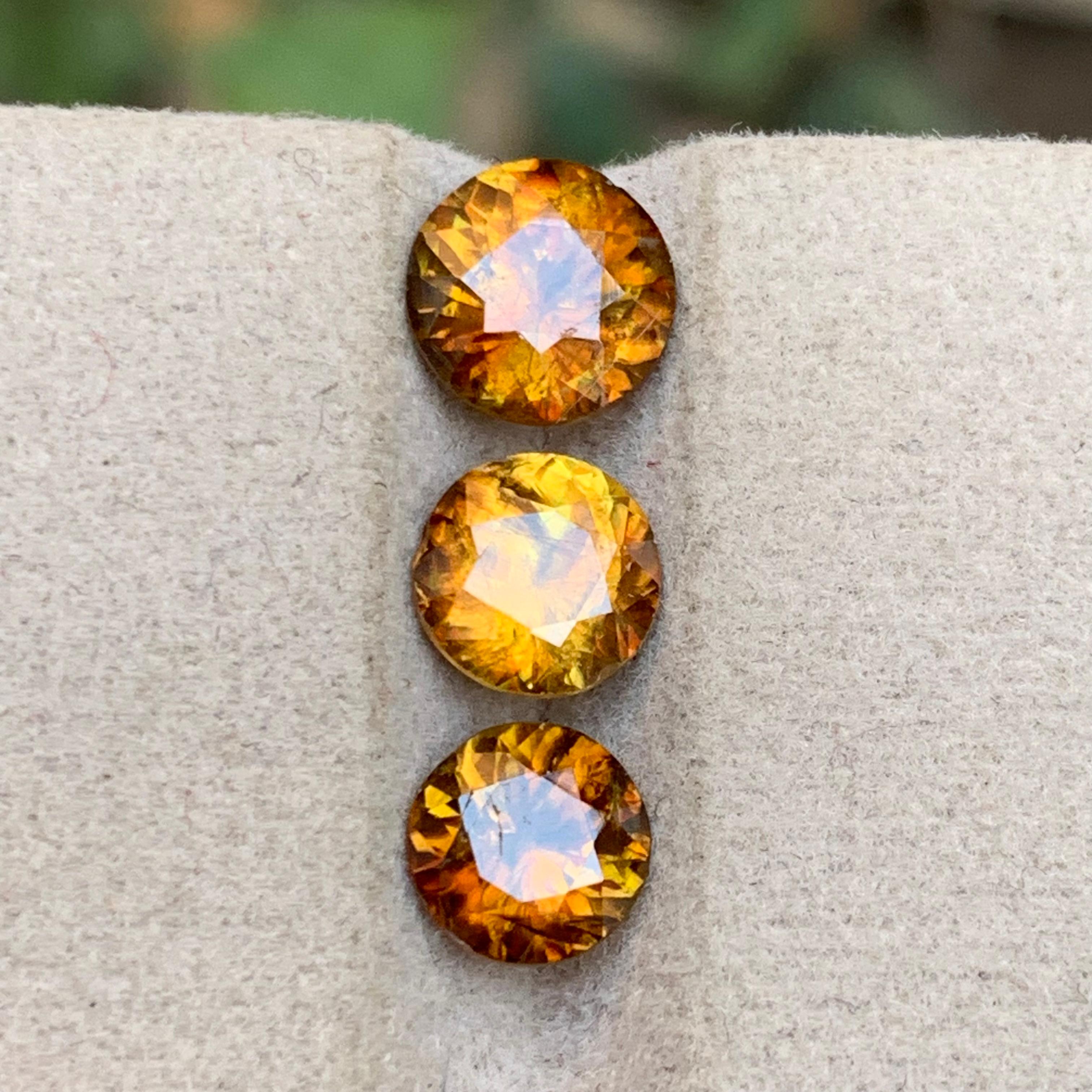 ¡¡¡Lote de Piedras Sueltas de Esfena/Titanita Natural Marrón Amarilla para Anillo, Colgante de Collar, o cualquier otro Engaste de Joyería-Corte Redondo!!!

💎 TIPO DE GEMA: Esfena/Titanita
⚖️ PESO: 4,30 Quilates
FORMA Y TALLADO: Talla brillante