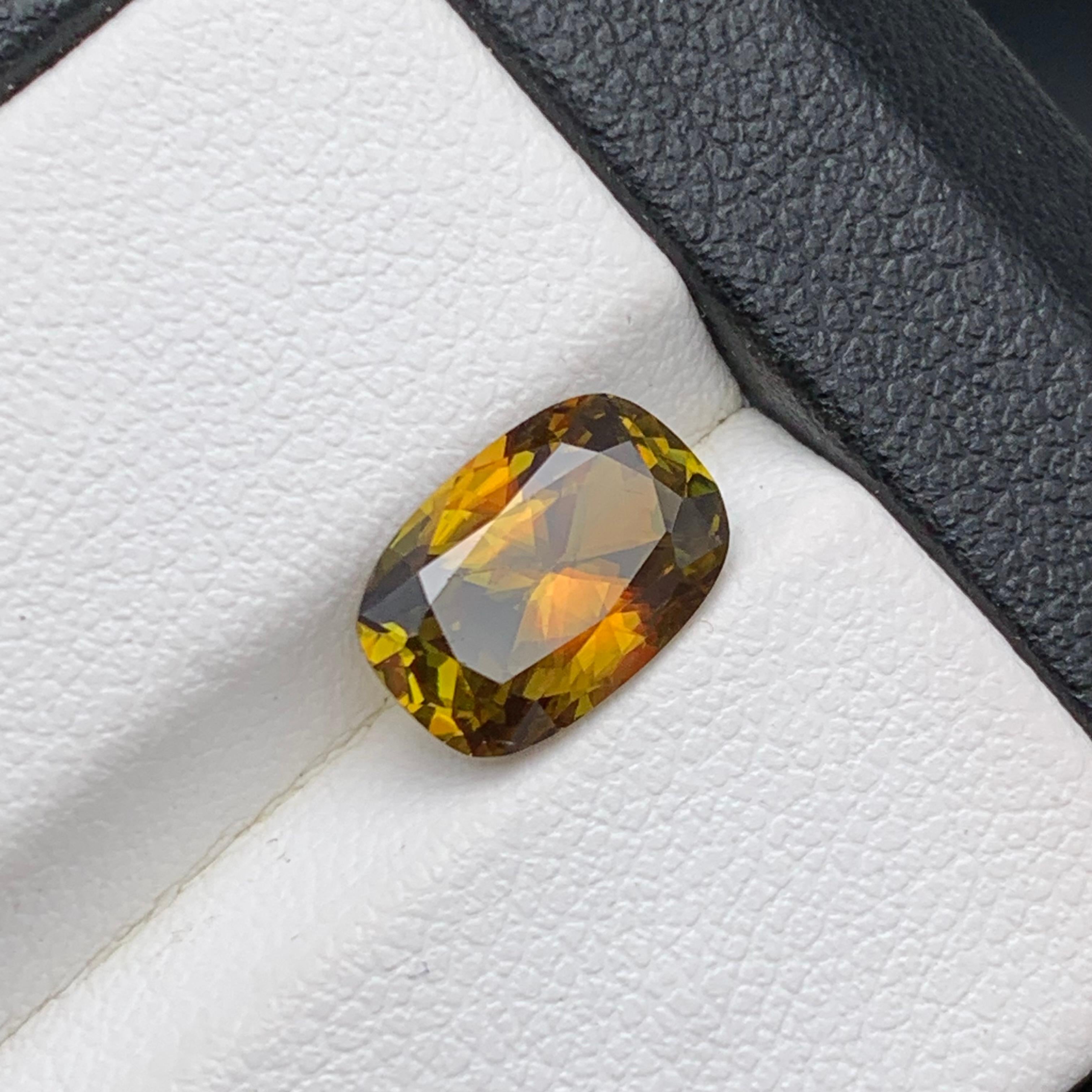 Yellow Brown Natural Sphene (Titanite) Ring Loose Gemstone 2.20 Ct Oval Cut For Sale 6