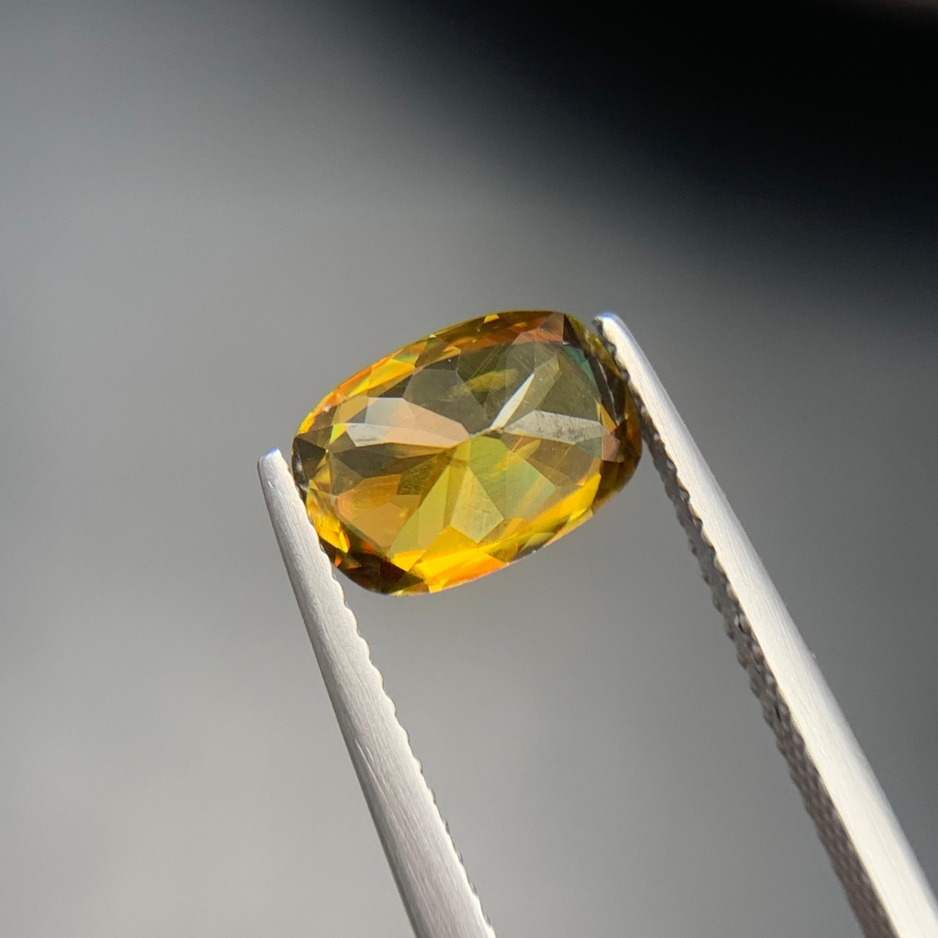 Yellow Brown Natural Sphene (Titanite) Ring Loose Gemstone 2.20 Ct Oval Cut For Sale 3