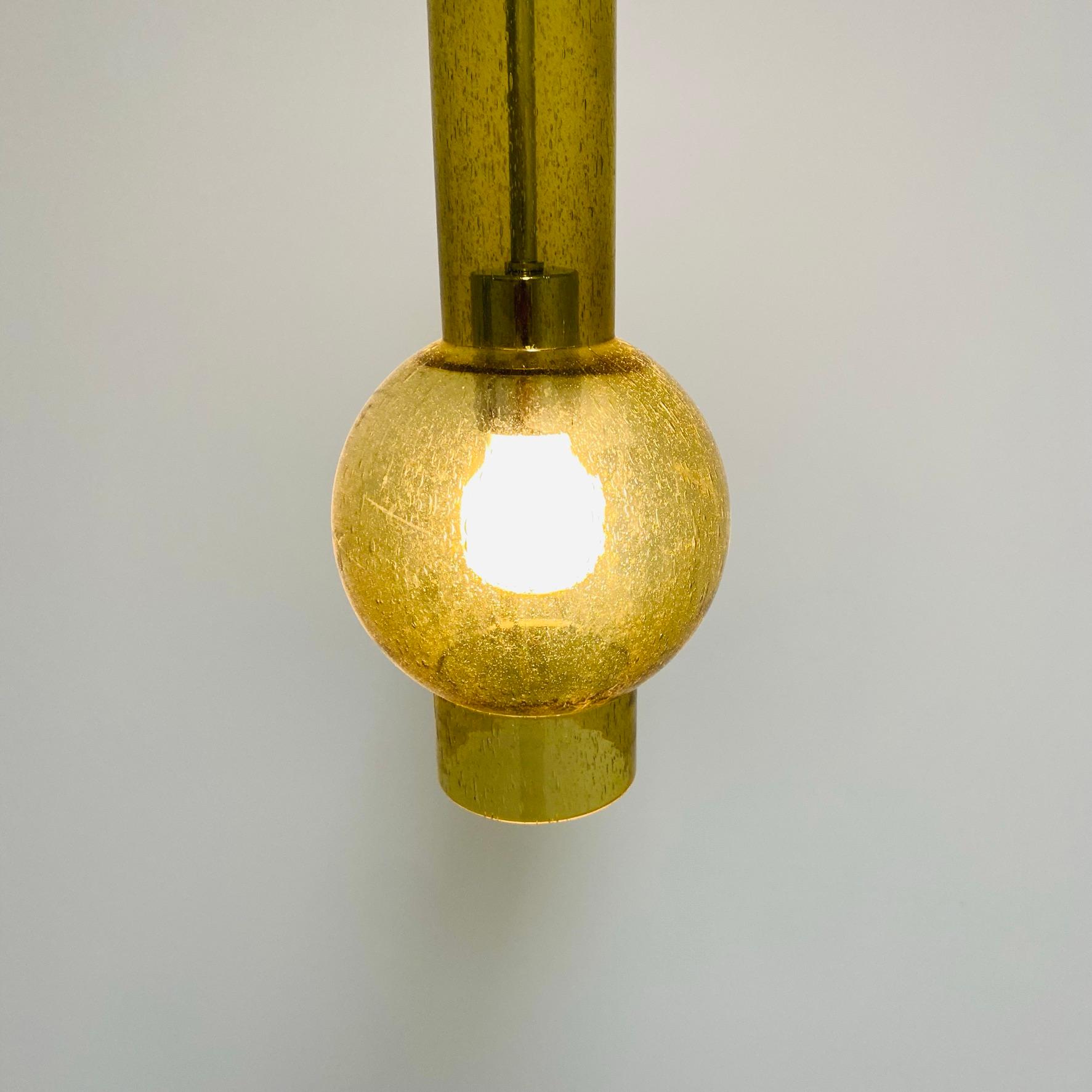 Gelbe Blasen-Kunstglasröhre „P1115“ Penant-Lampe von Staff Leuchten, Deutschland 1960 (Handgefertigt) im Angebot