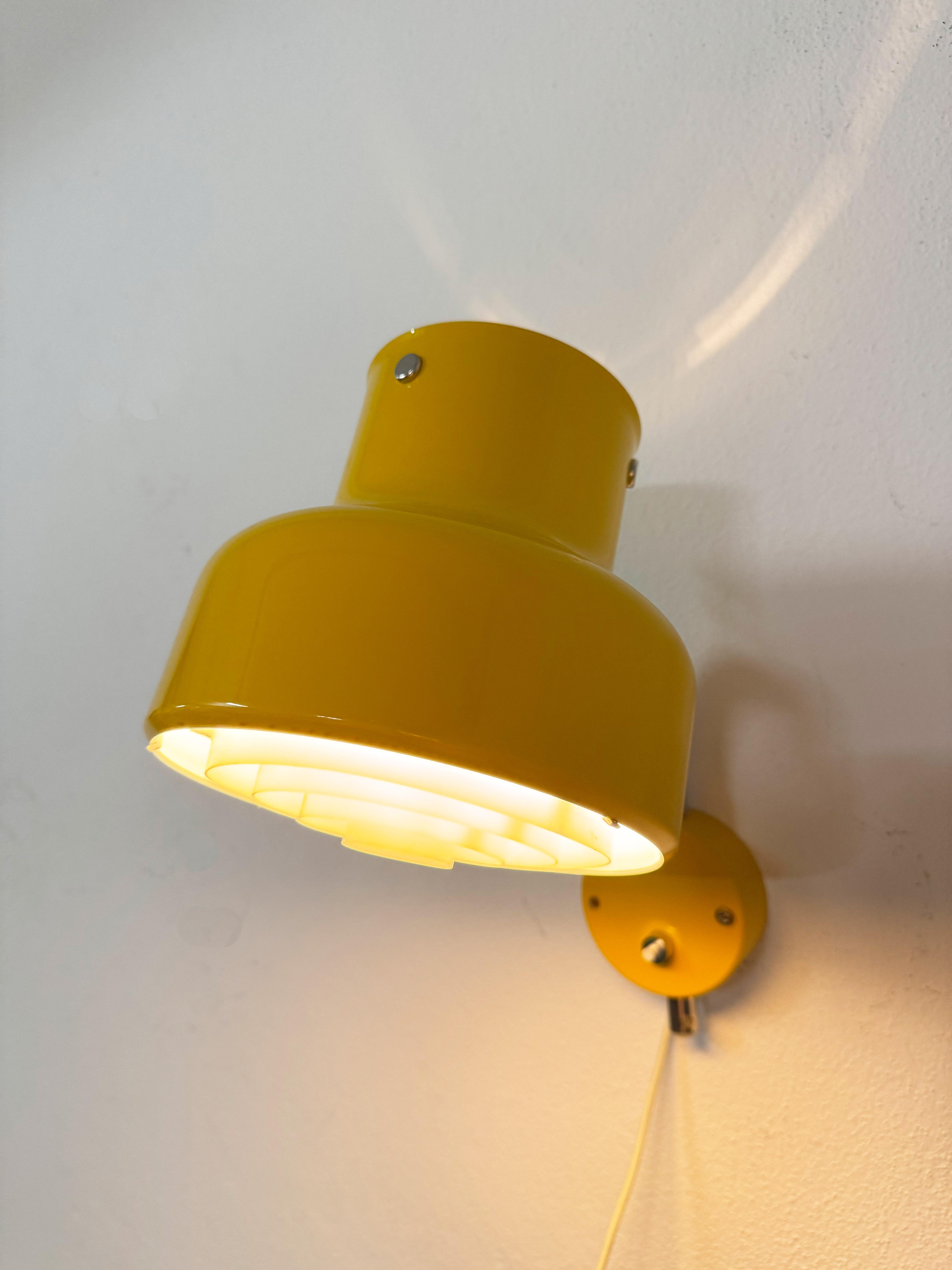 Lámpara de pared Bumling amarilla de Ateljé Lyktan en venta 8