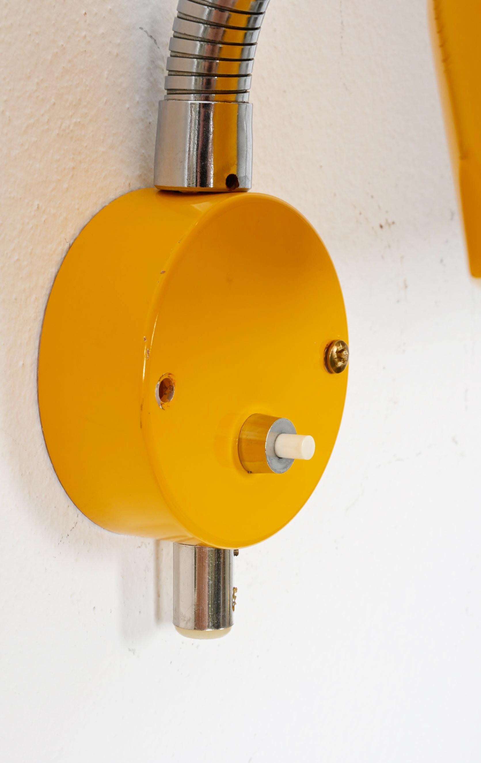 Lámpara de pared Bumling amarilla de Ateljé Lyktan en Bueno estado para la venta en Vienna, AT