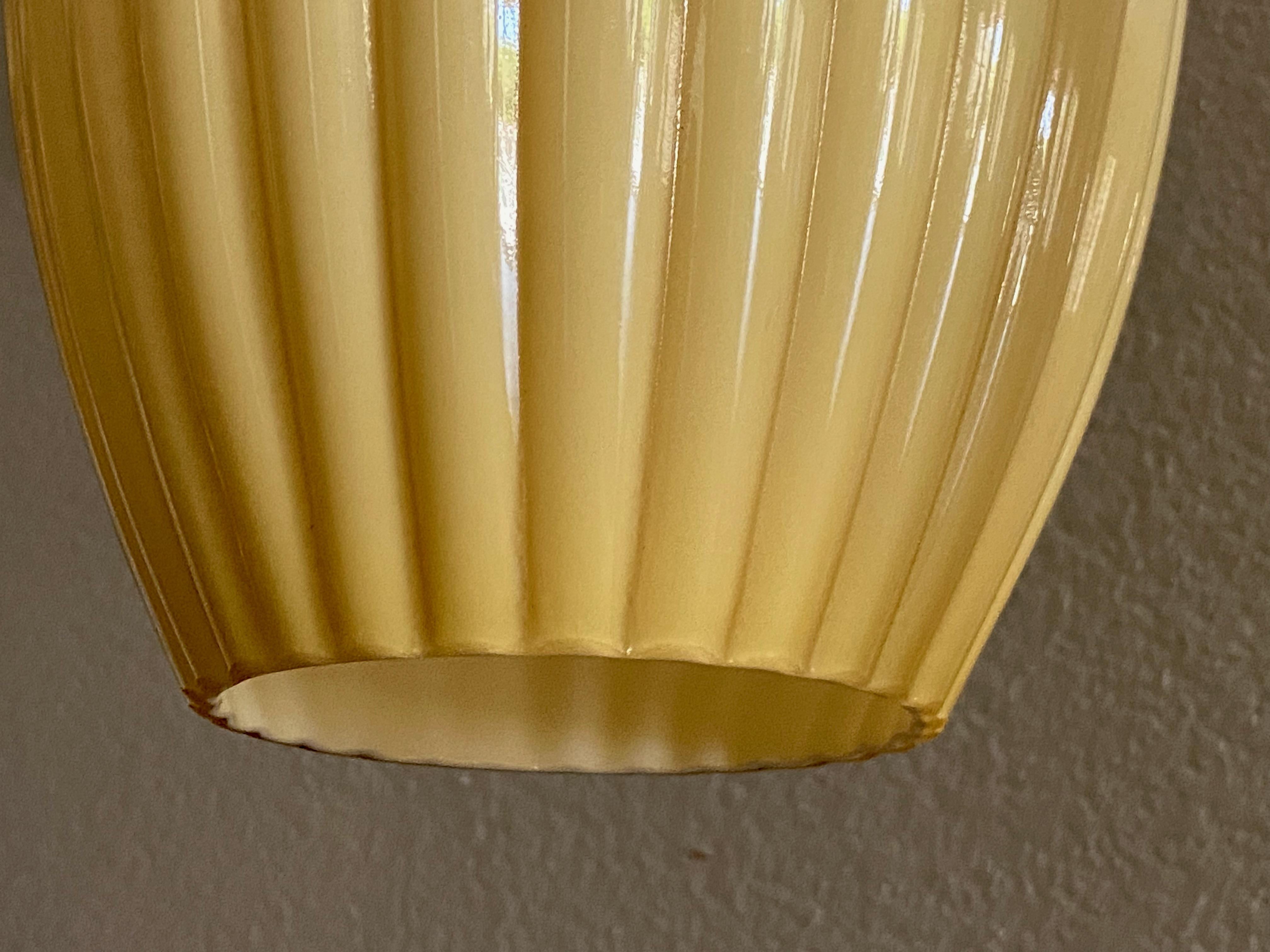 Lampe à suspension en verre de Murano jaune en forme de boîte caramel en vente 10