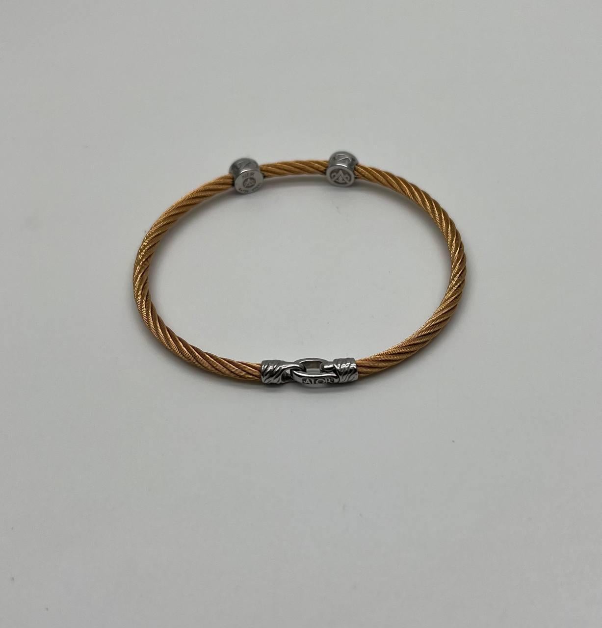 Pulsera trenzada con filigrana de diamantes en oro blanco de 18 quilates The Row amarilla en venta 1