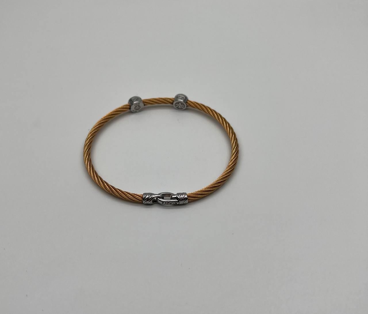 Pulsera trenzada con filigrana de diamantes en oro blanco de 18 quilates The Row amarilla en venta 2