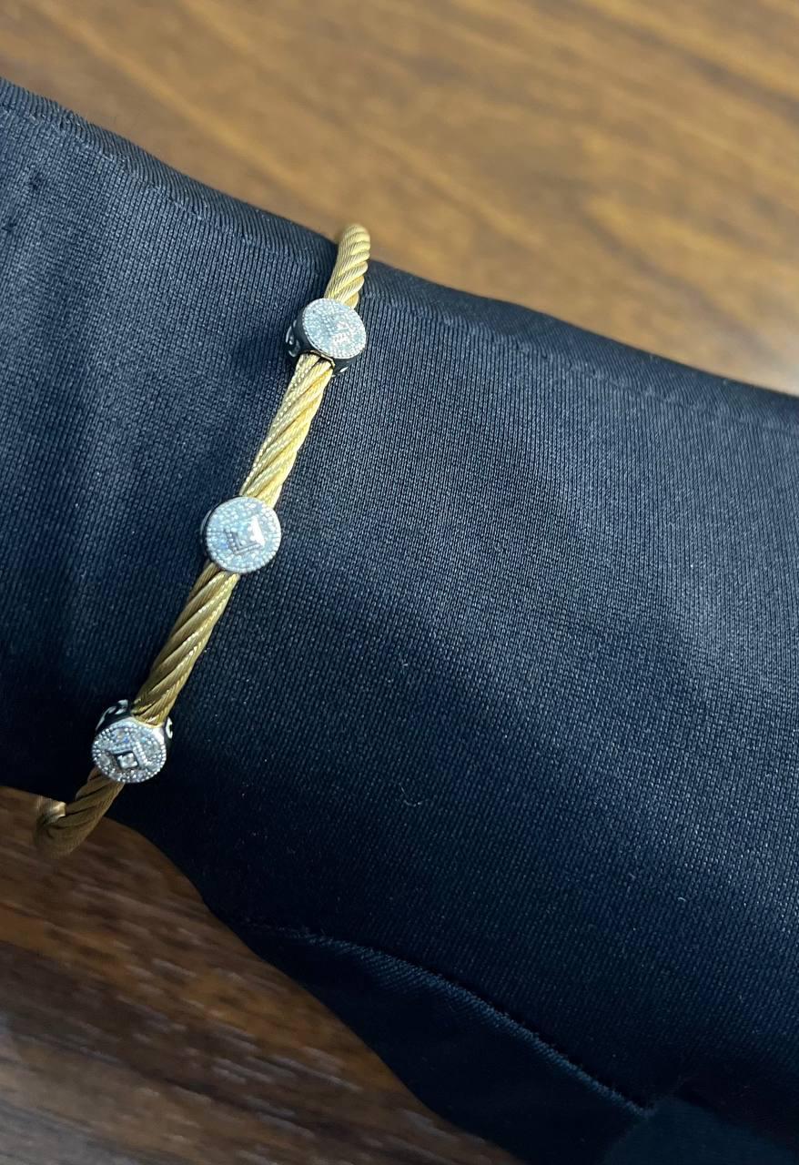 De las mujeres The Row Amarillo con Diamantes Filigrana de Oro Blanco de 18 Kilates Pulsera de Declaración en venta