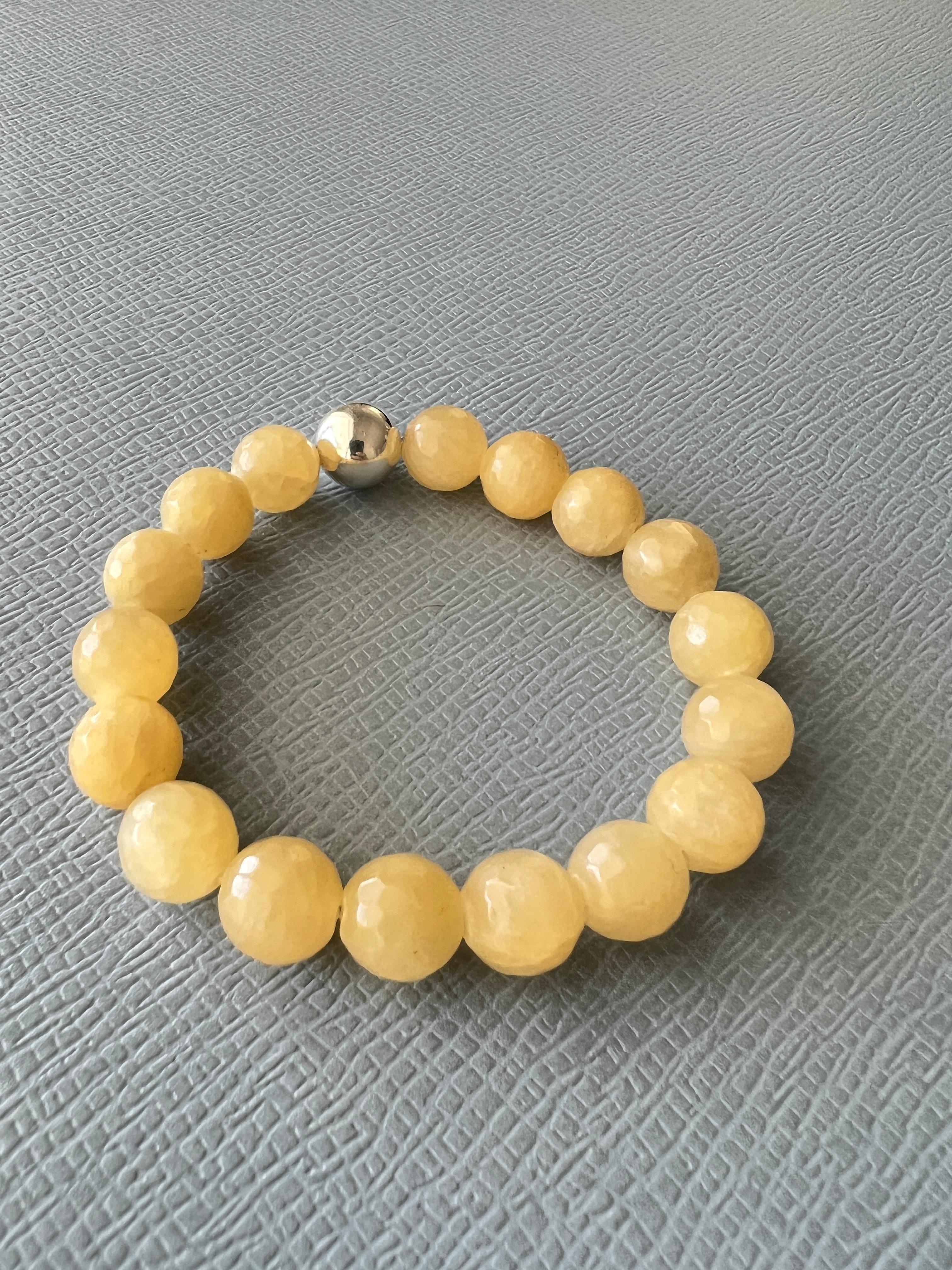 Women's or Men's Yellow Calcite Round Facteted Bead Bracelet Silver J Dauphin For Sale