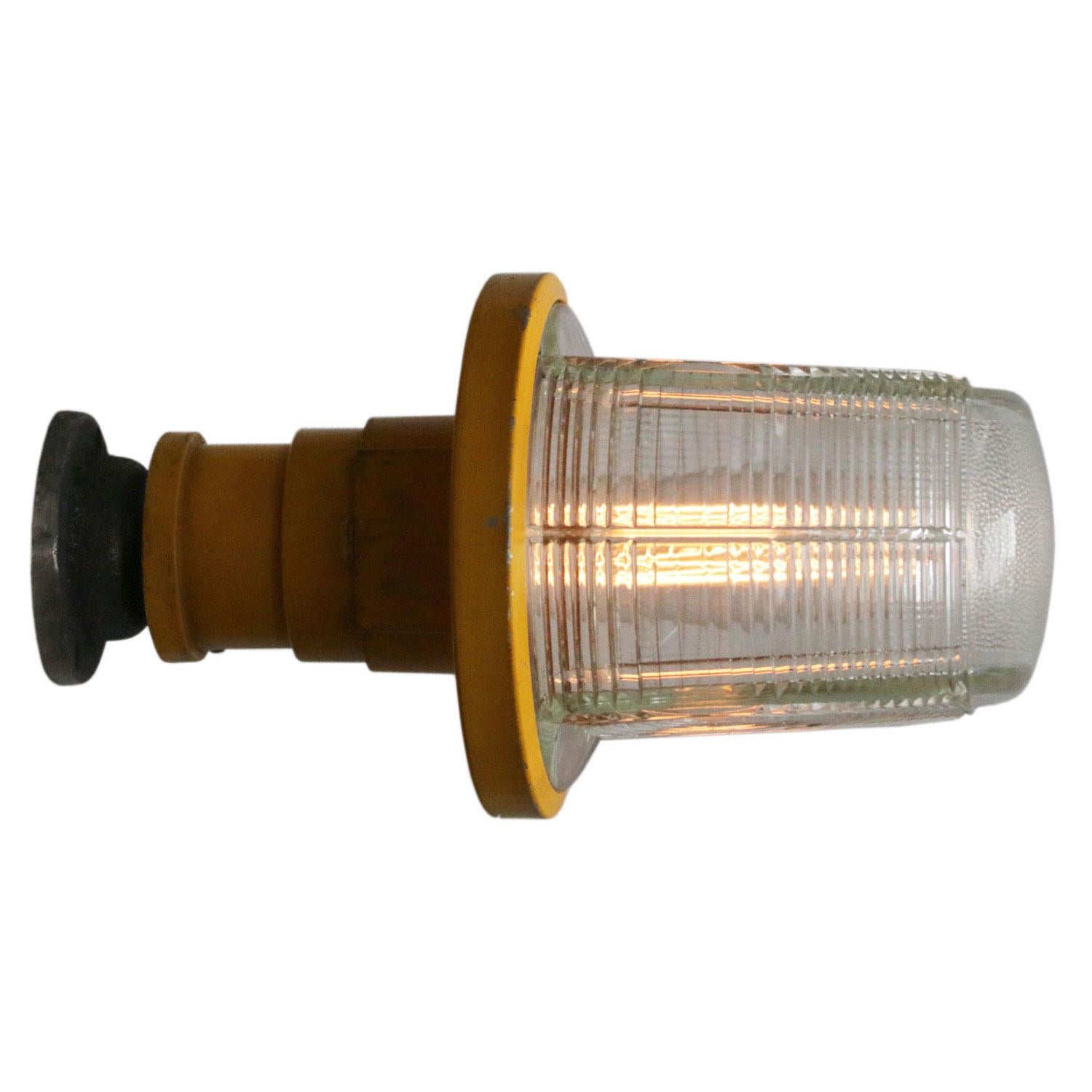 Runway light Airport Twente. Clear striped glass

Weight: 4.9 kg / 10.8 lb

Priced per individual item. All lamps have been made suitable by international standards for incandescent light bulbs, energy-efficient and LED bulbs. E26/E27 bulb holders