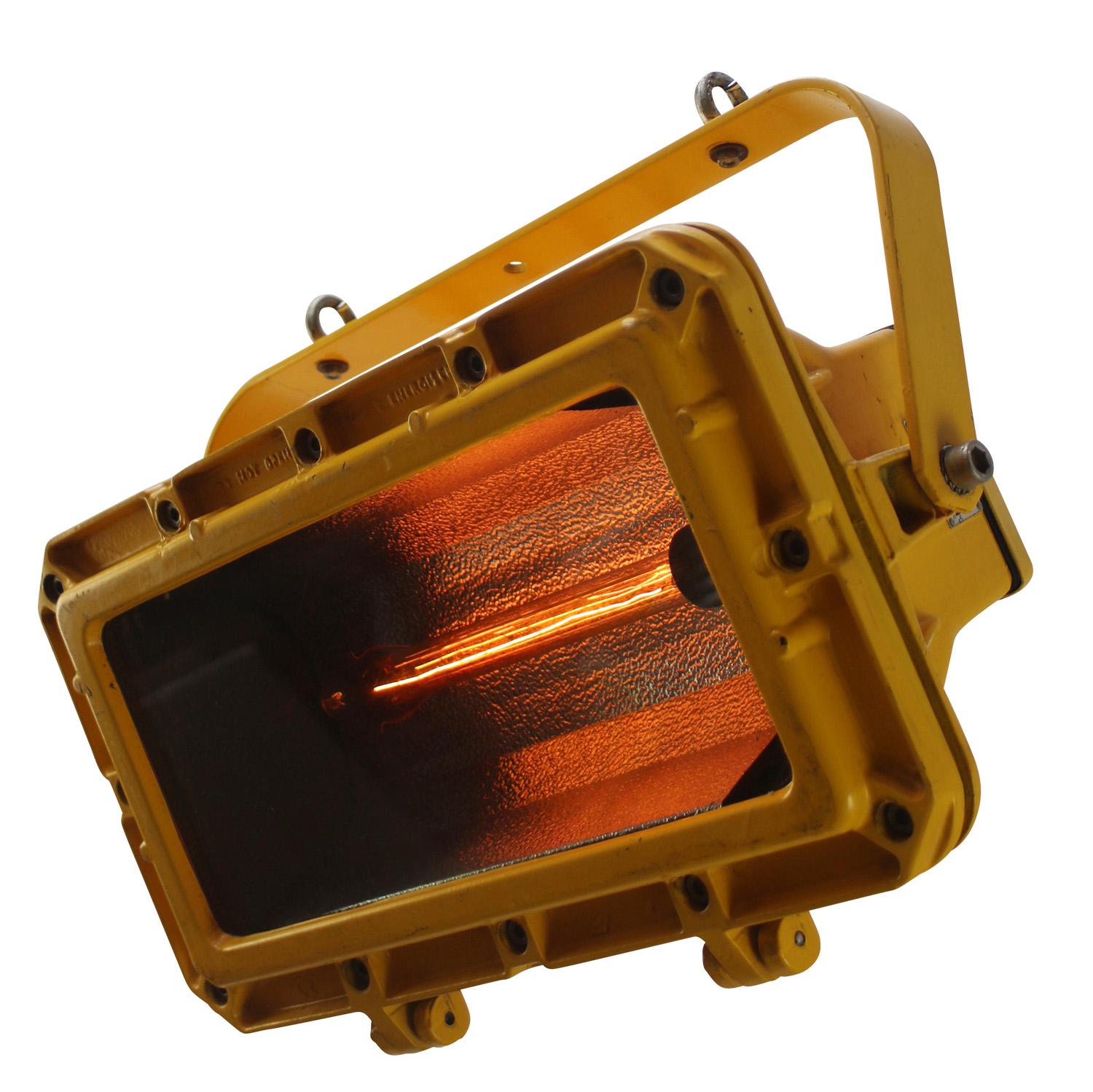 Gelbe Flughafenleuchte aus Gusseisen

1x LED-Röhren

Anmerkung: Heavy Metal!

Gewicht: 14,50 kg / 32 lb

Der Preis gilt für jeden einzelnen Artikel. Alle Lampen sind nach internationalen Normen für Glühbirnen, energieeffiziente und LED-Lampen