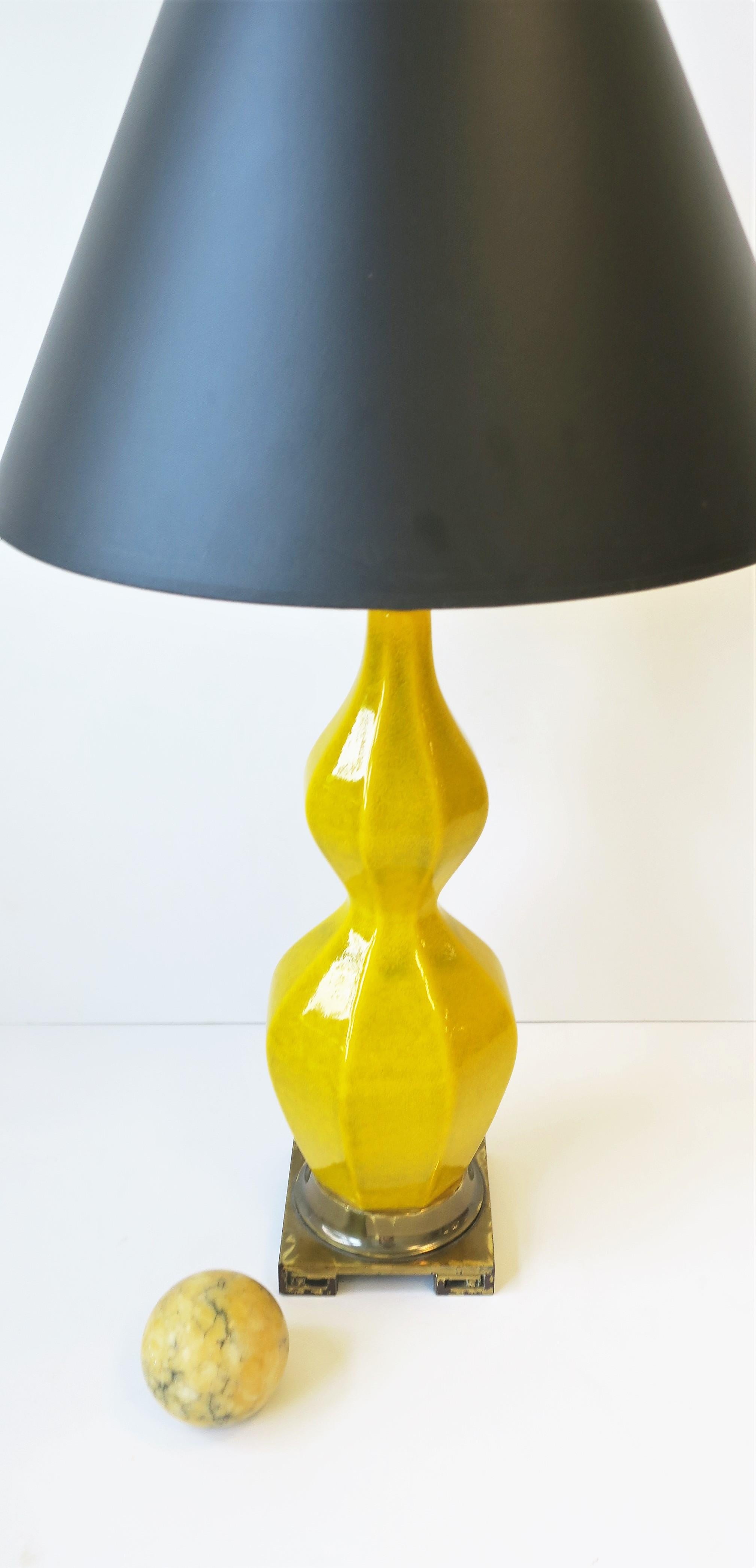 Midcentury Modern Yellow Ceramic and Brass Table Lamps, circa 1960s, Pair 7