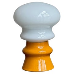 Gelbe tischlampe aus keramik und glas by Ivan Jakeš