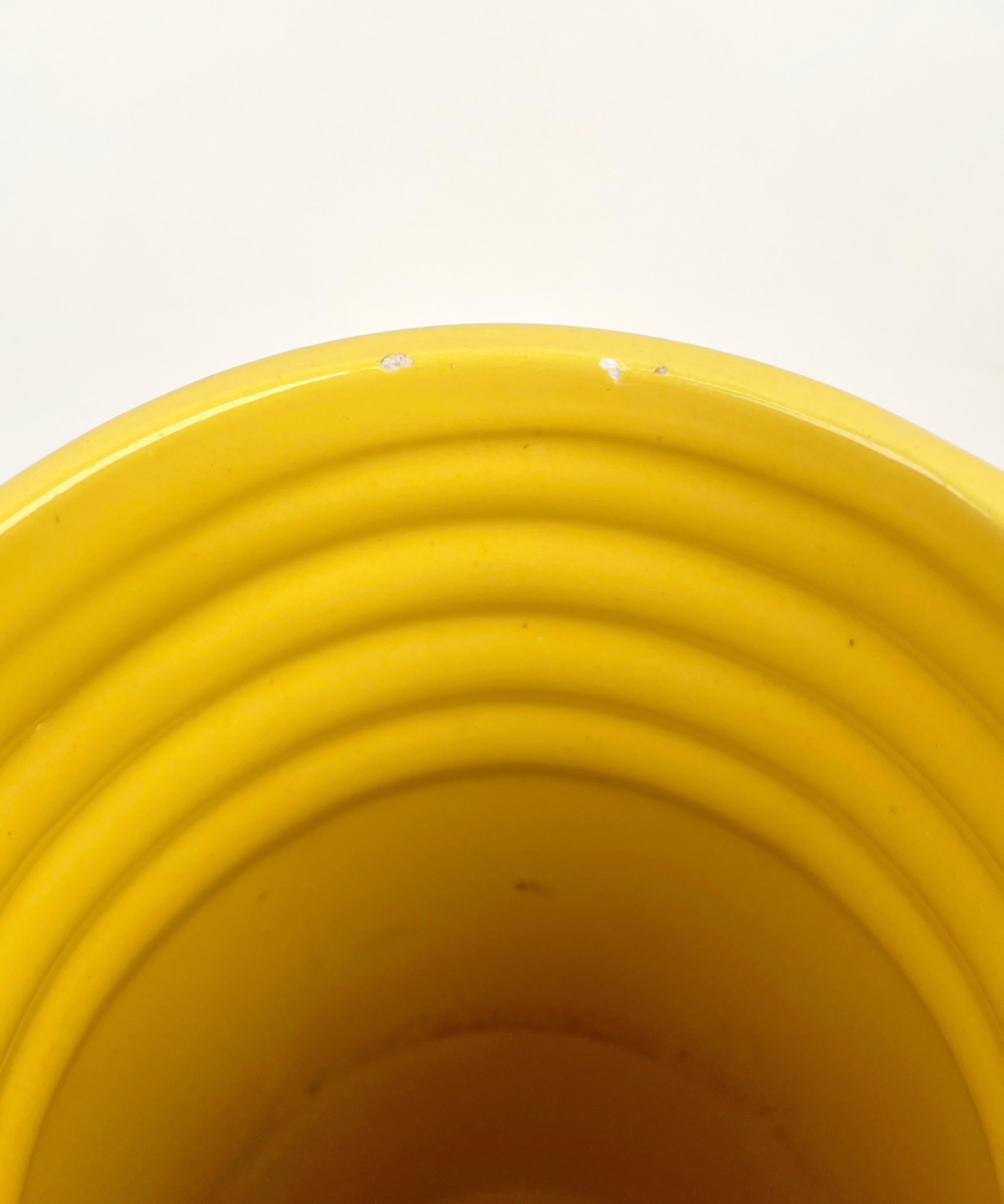 Vase cylindrique en céramique jaune par Il Picchio, Italie, années 1960 en vente 1