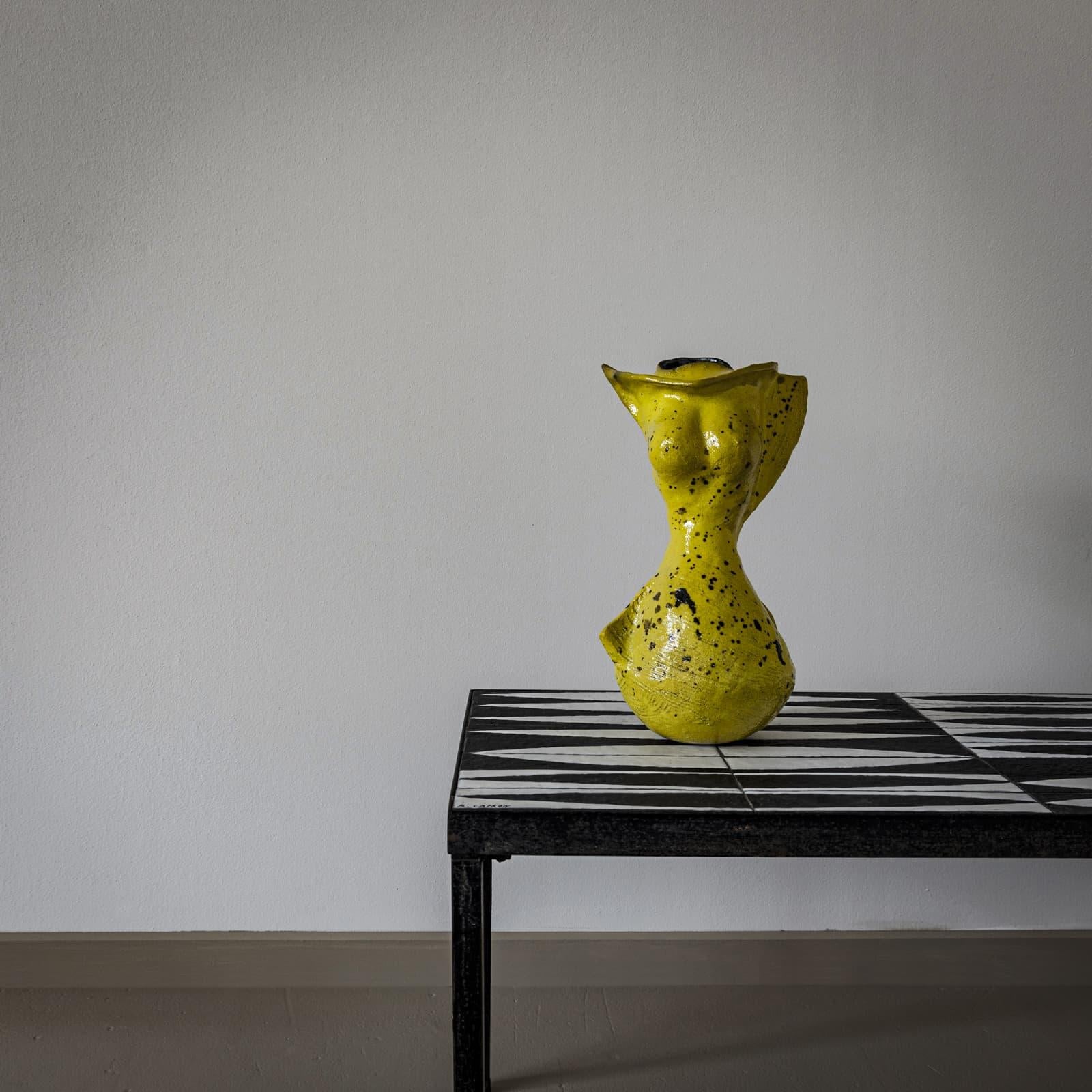 Moderne Vase en céramique jaune de Poemu, France 2023 en vente