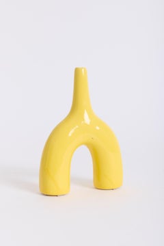Vase en céramique jaune