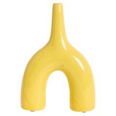 Vase en céramique jaune